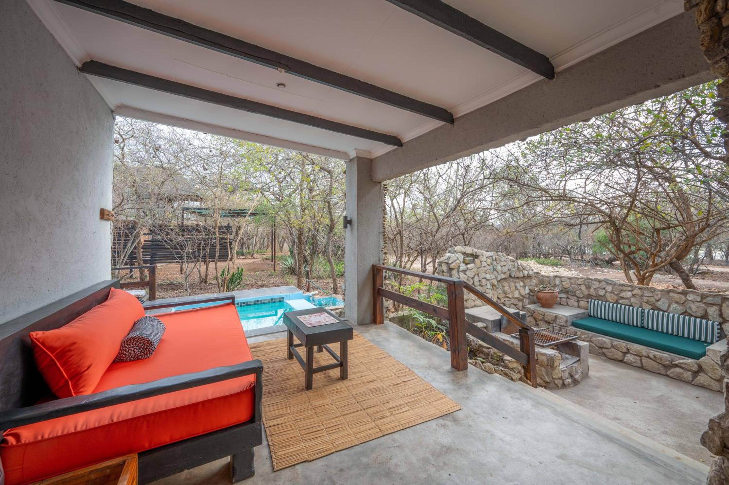Foxy Crocodile Bush Lodge & Kruger Safaris