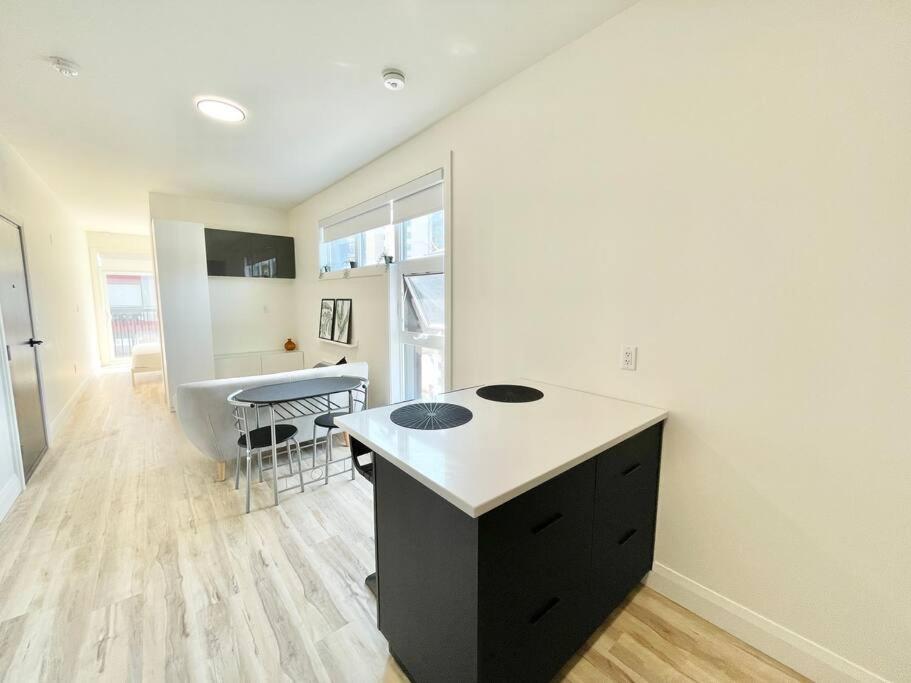 Charming 1 Bed Apt in Prime Westboro