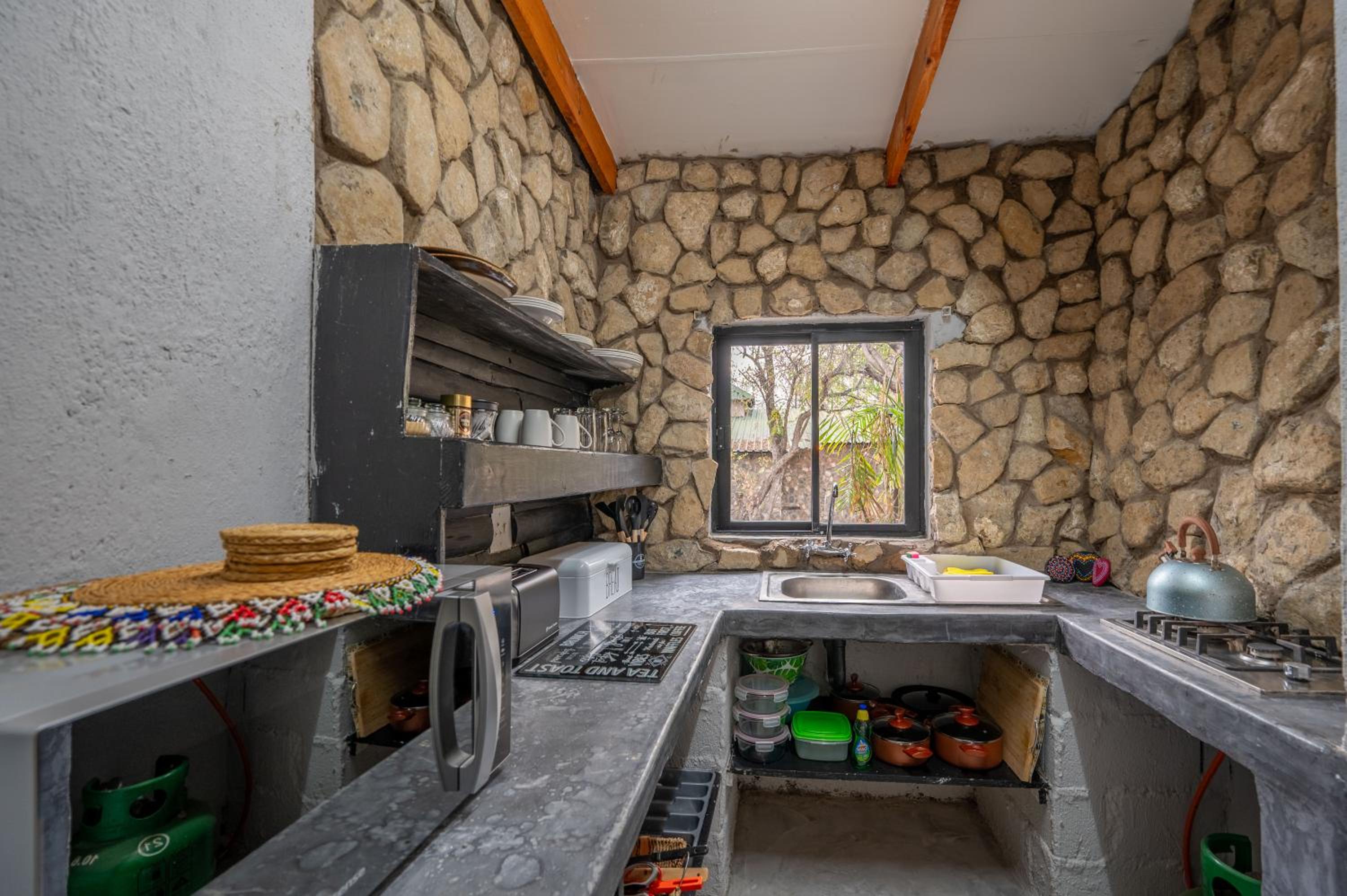 Foxy Crocodile Bush Lodge & Kruger Safaris