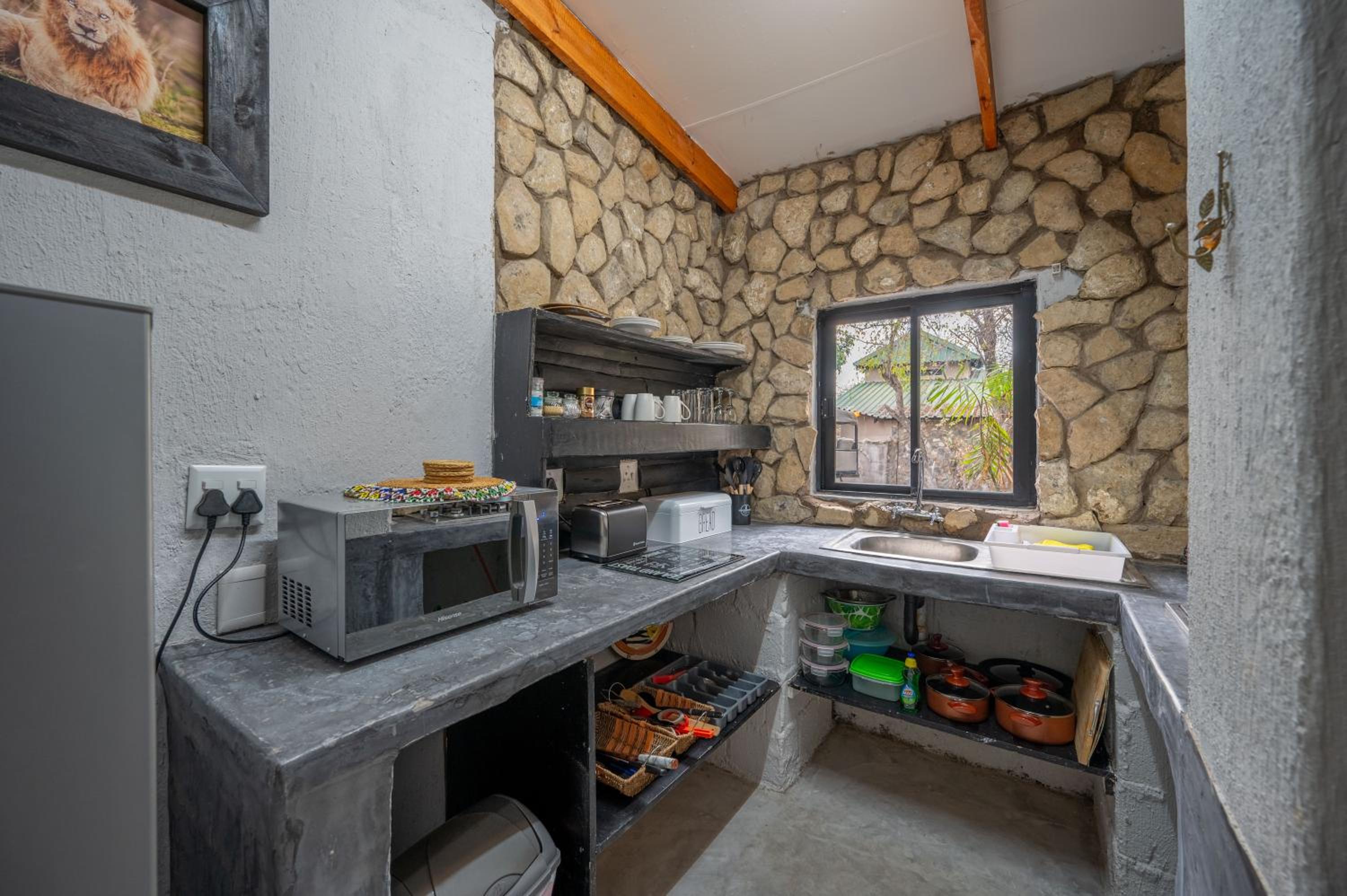 Foxy Crocodile Bush Lodge & Kruger Safaris