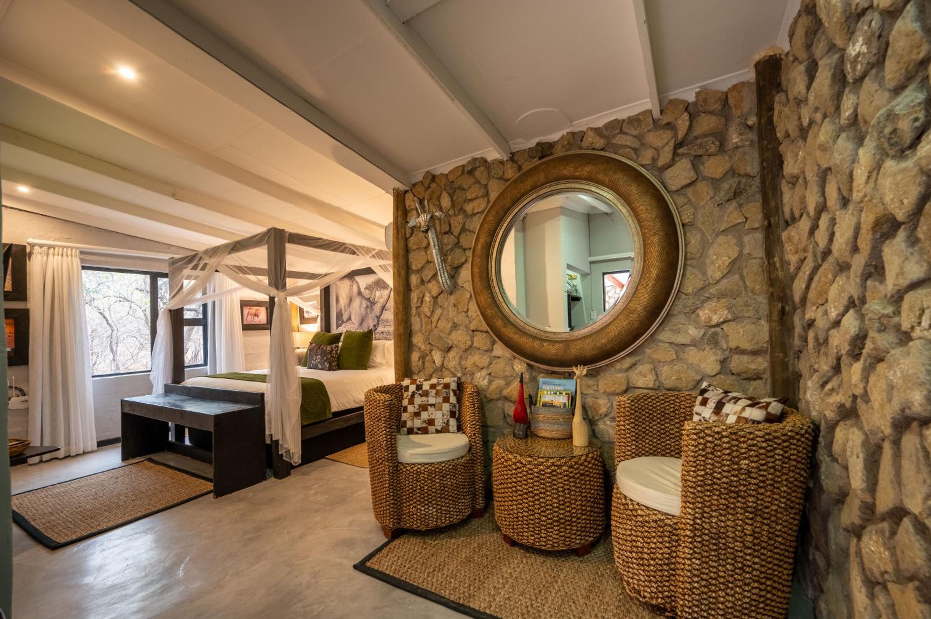 Foxy Crocodile Bush Lodge & Kruger Safaris