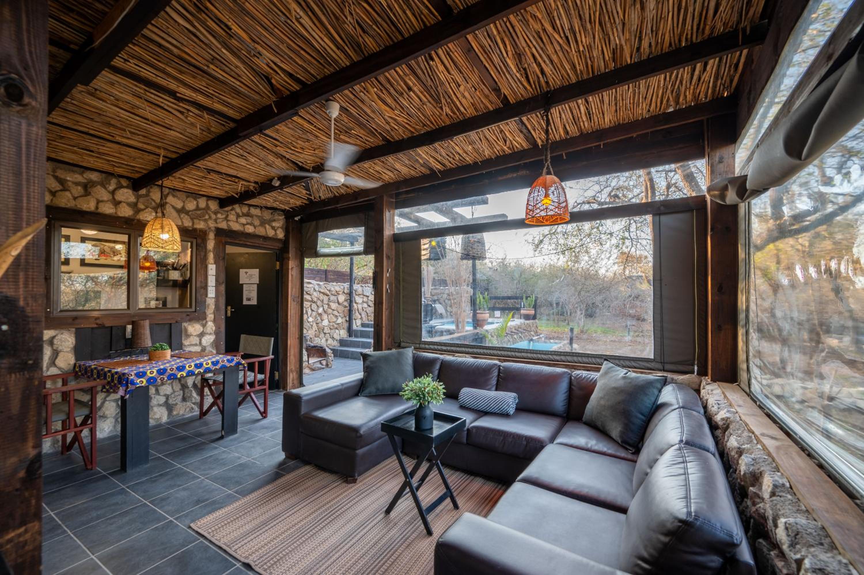 Foxy Crocodile Bush Lodge & Kruger Safaris