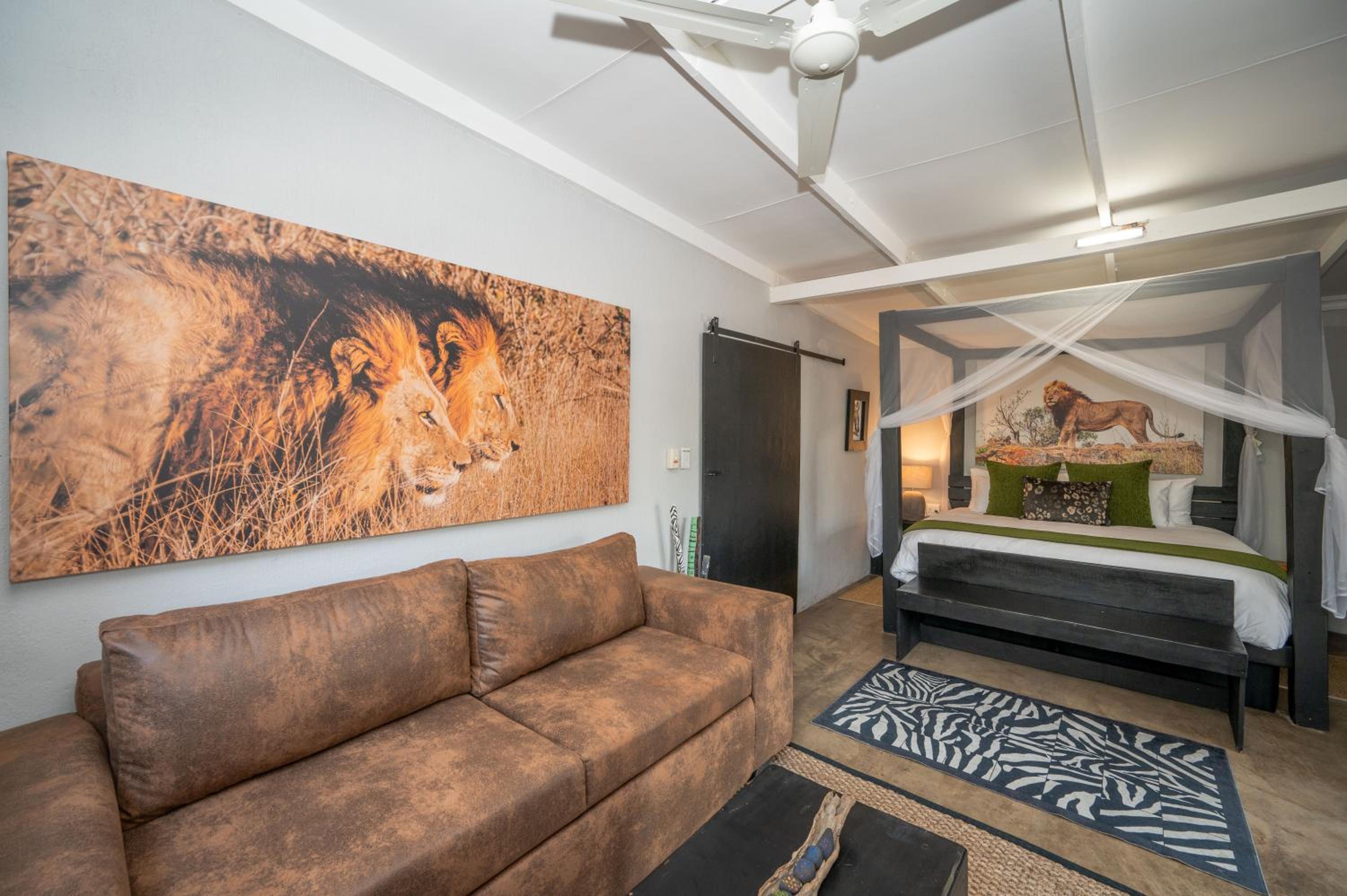 Foxy Crocodile Bush Lodge & Kruger Safaris