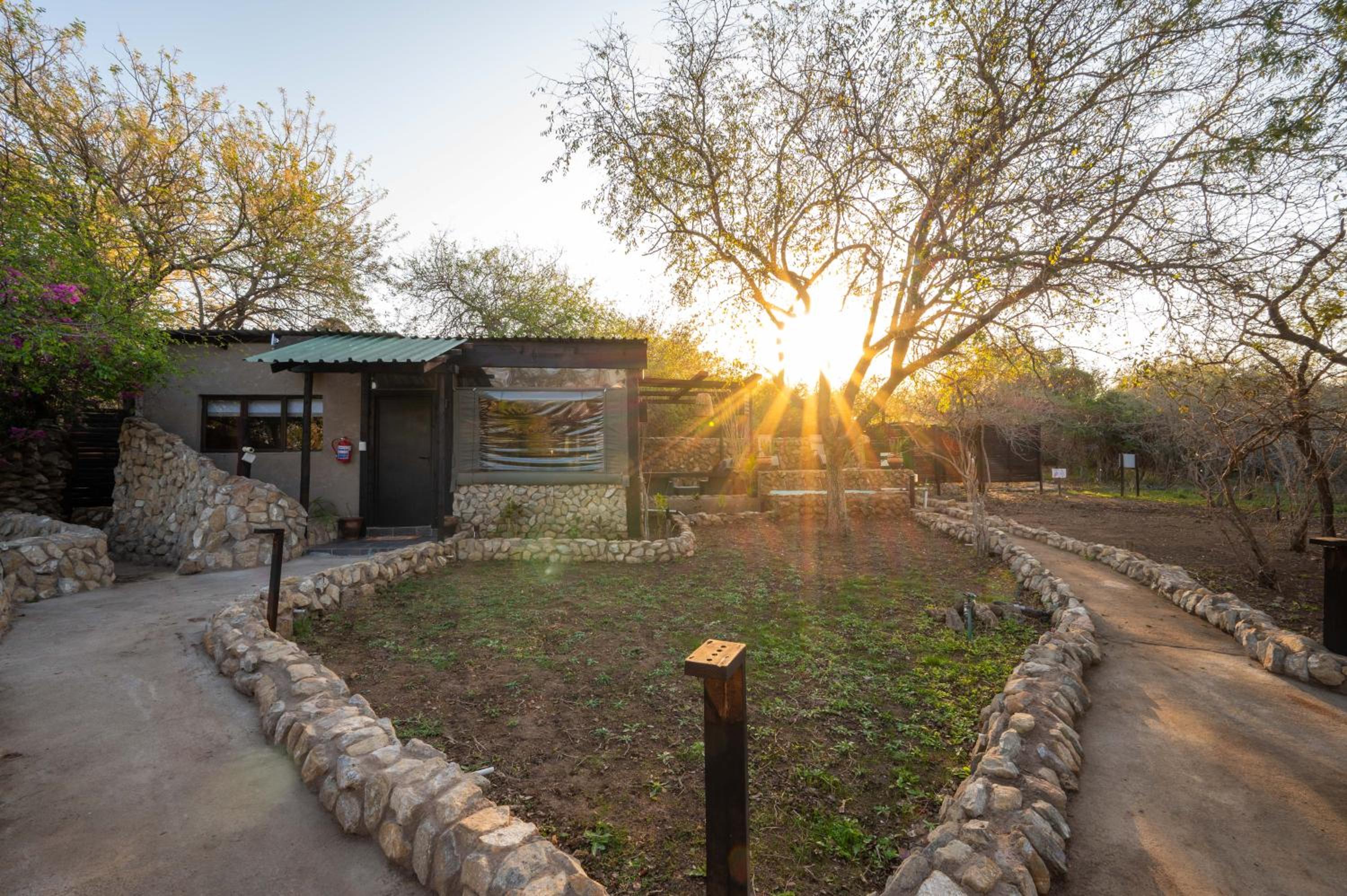 Foxy Crocodile Bush Lodge & Kruger Safaris