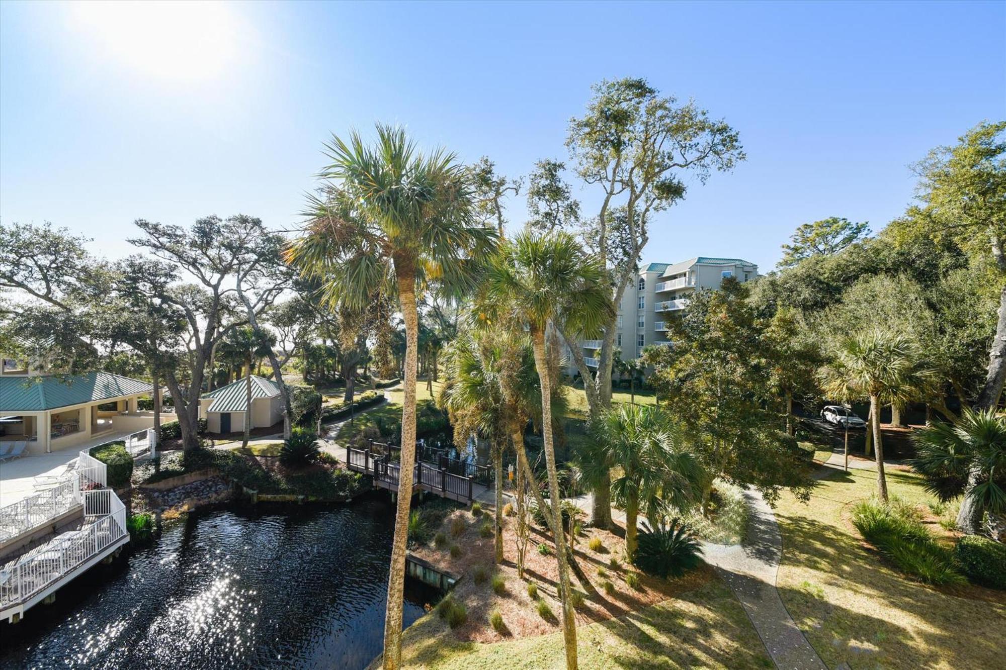 205 Barrington Arms- Oceanfront, Pool! Free Activities Included view 4
