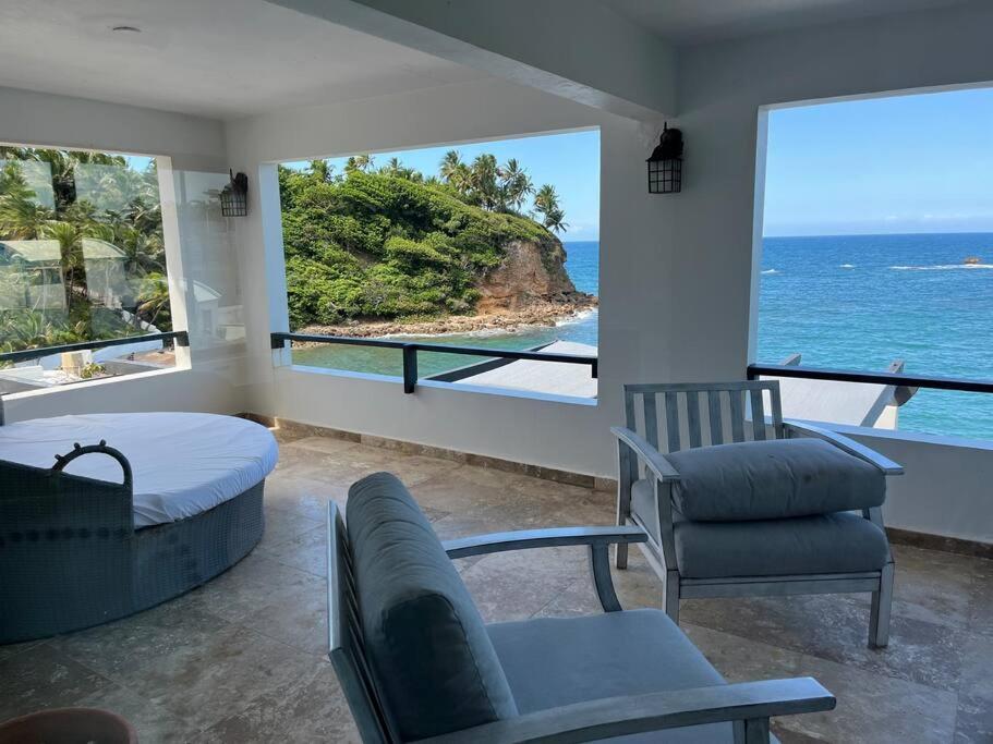 Beachfront Gem Luxury Villa with Infinity Pool view 3
