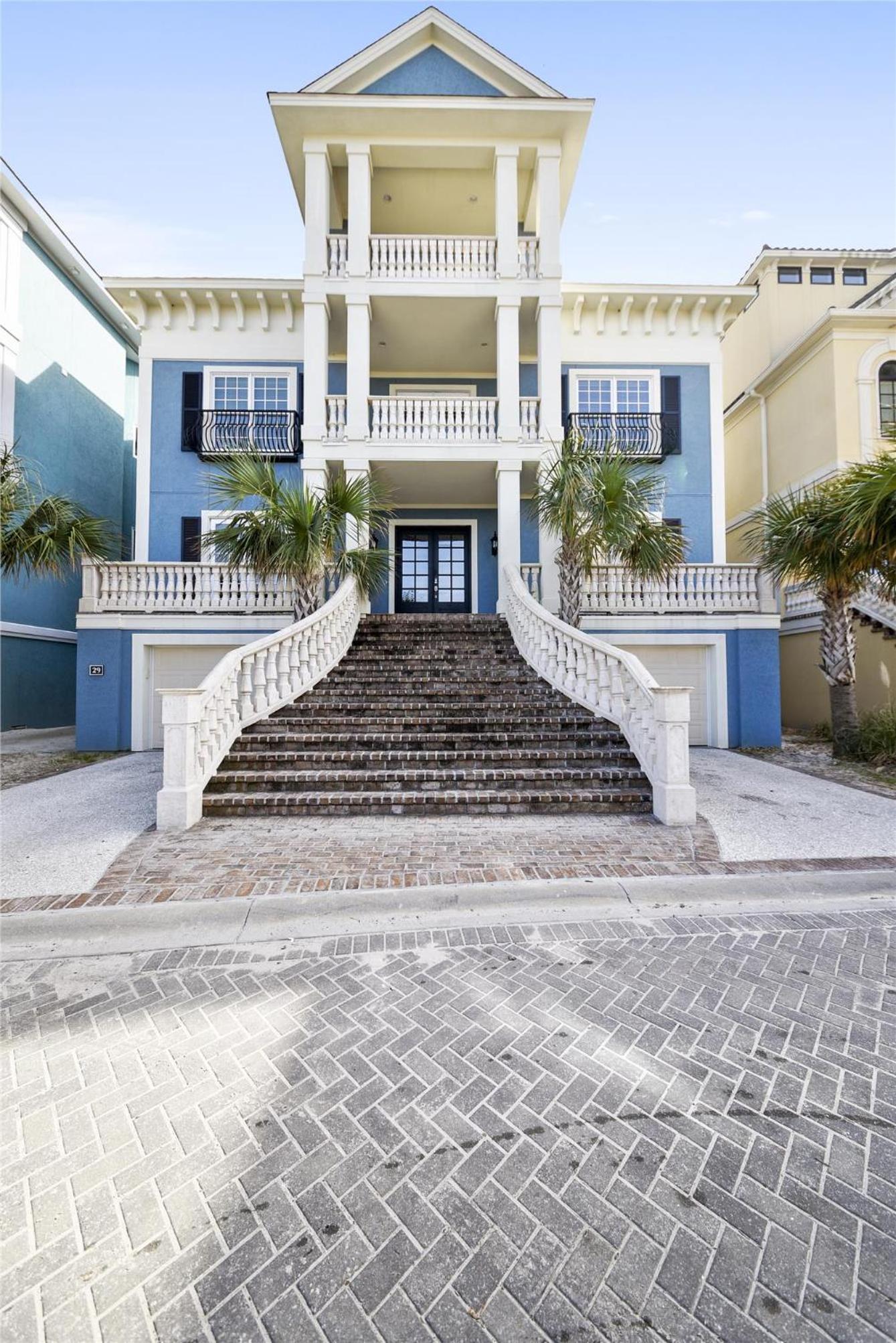 29 Singleton Beach Place- Luxury Oceanfront, Pool, Pool Table, Free Activities Included view 2