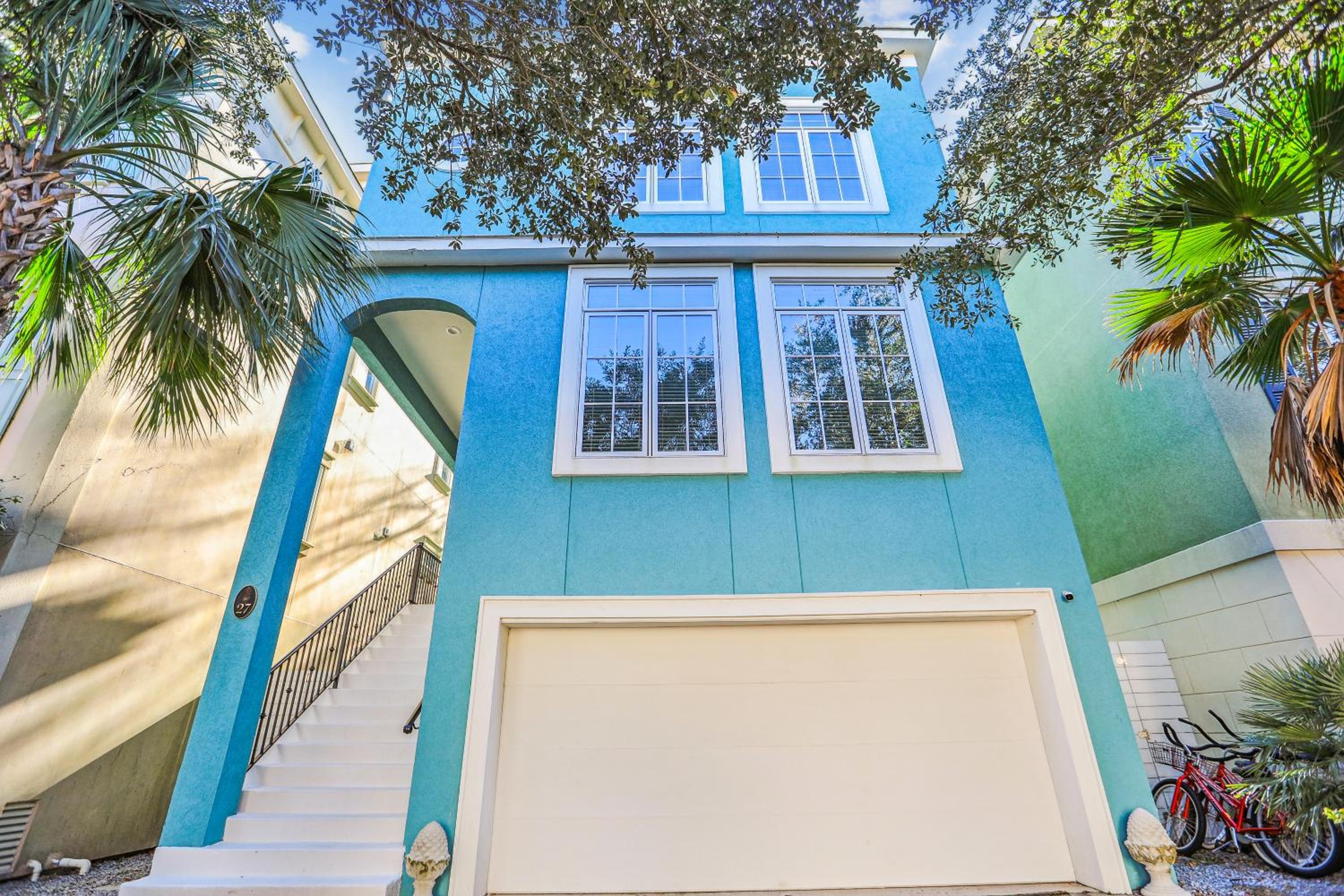 27 Corine Lane- Near Ocean Home with Pool, Seasonal Beach Shuttle! FREE Activities Included