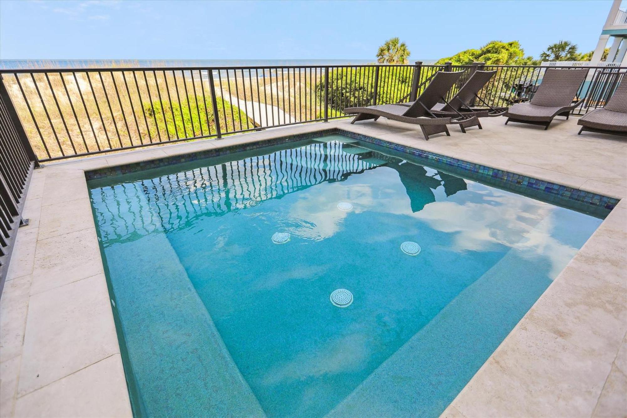 21 Singleton Beach- Oceanfront, Pool, Private Beach Access! Free Activities Included view 3