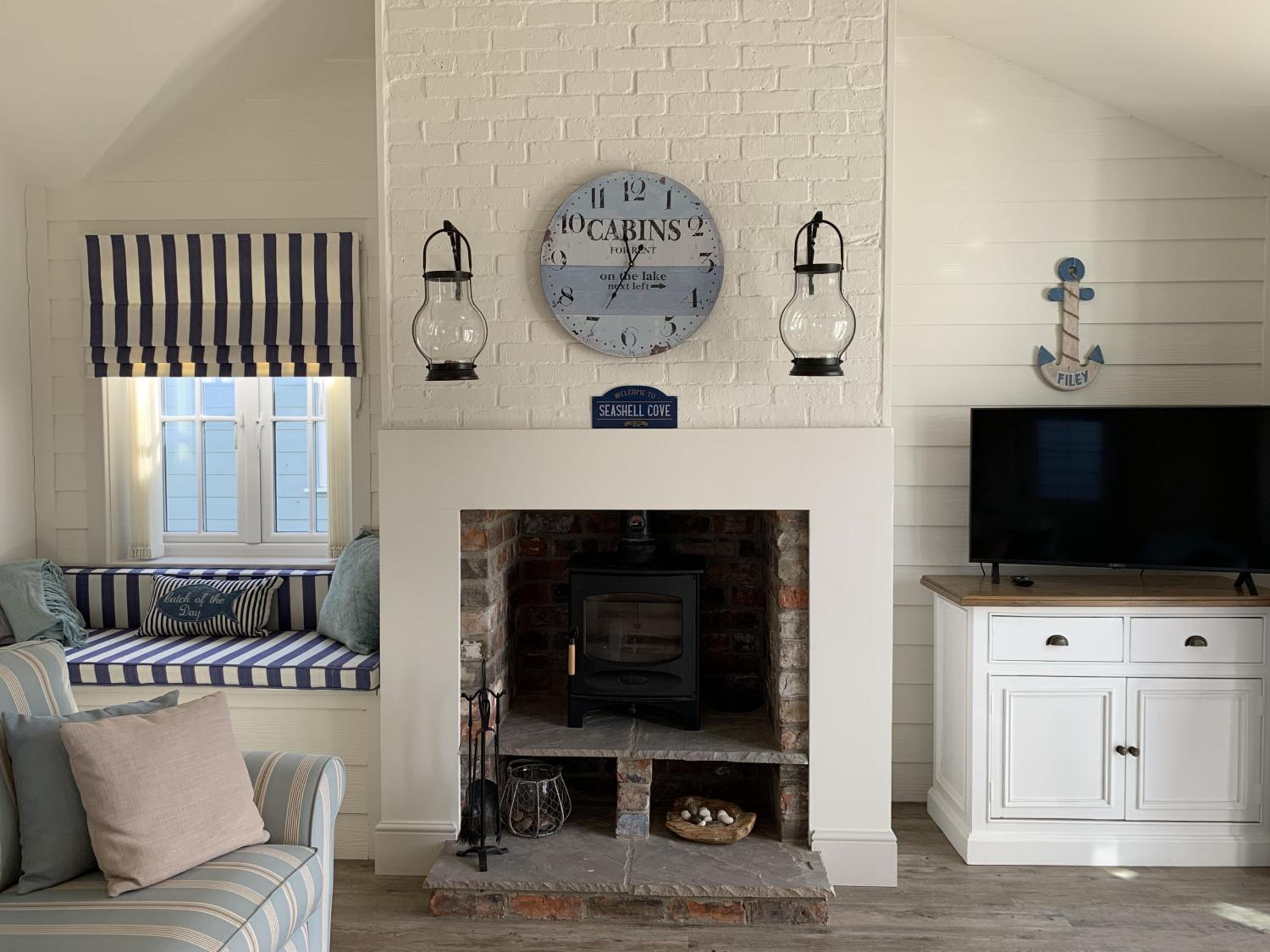 Seashell Cove, The Bay, 2 bedrooms with ensuites, parking for 2 cars, 2 dogs welcome view 4