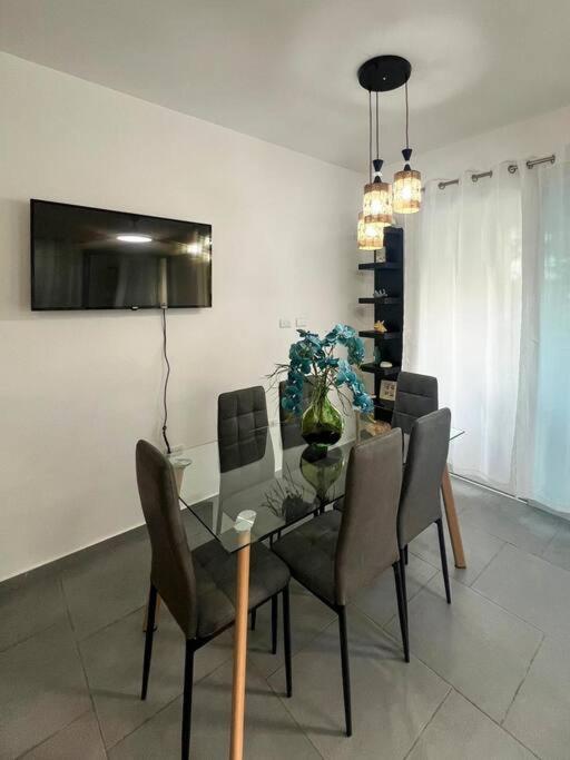 A private cozy-beach apartment in Dominicus