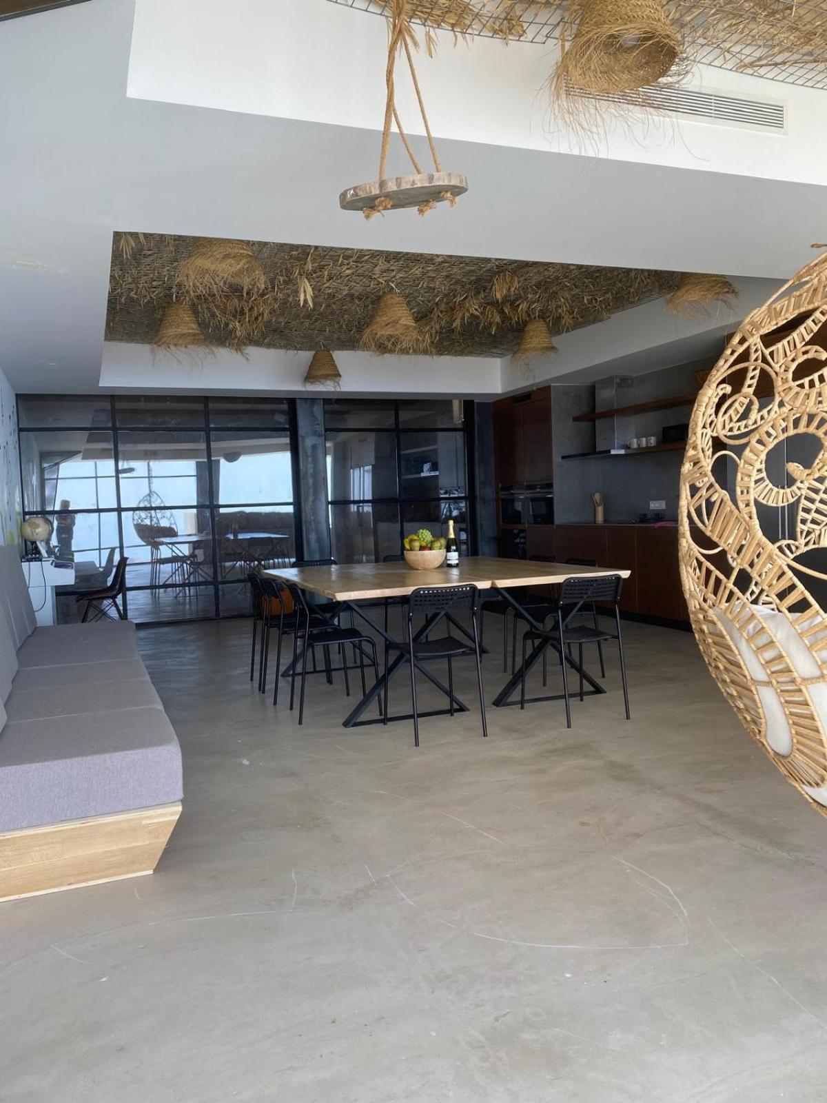Spacious villa with great views!