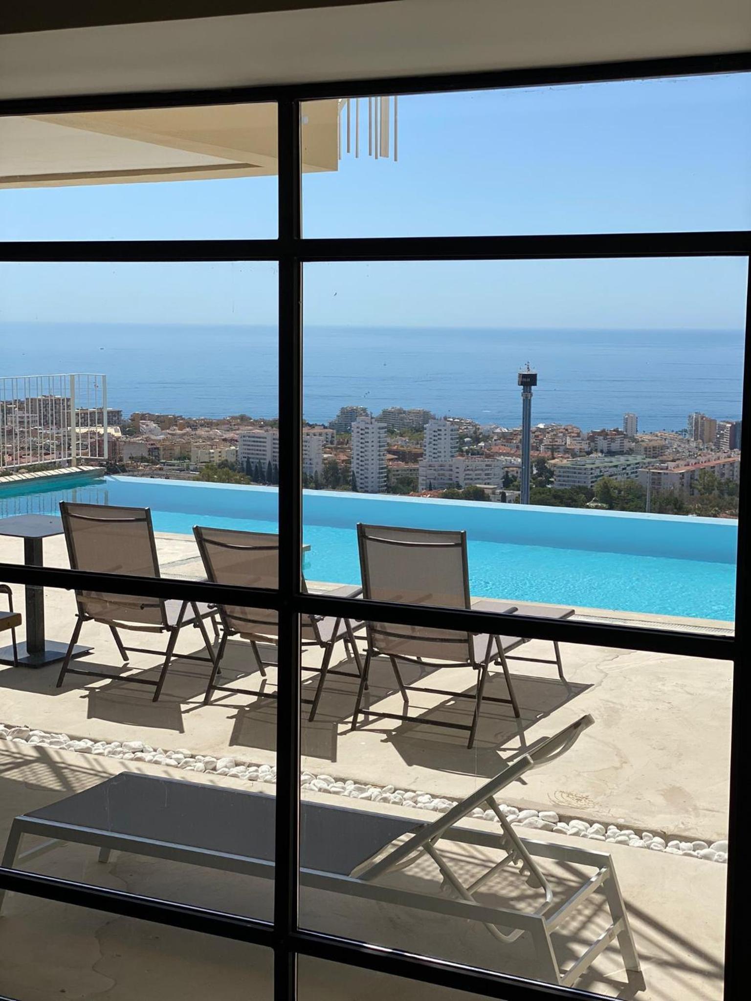 Spacious villa with great views!