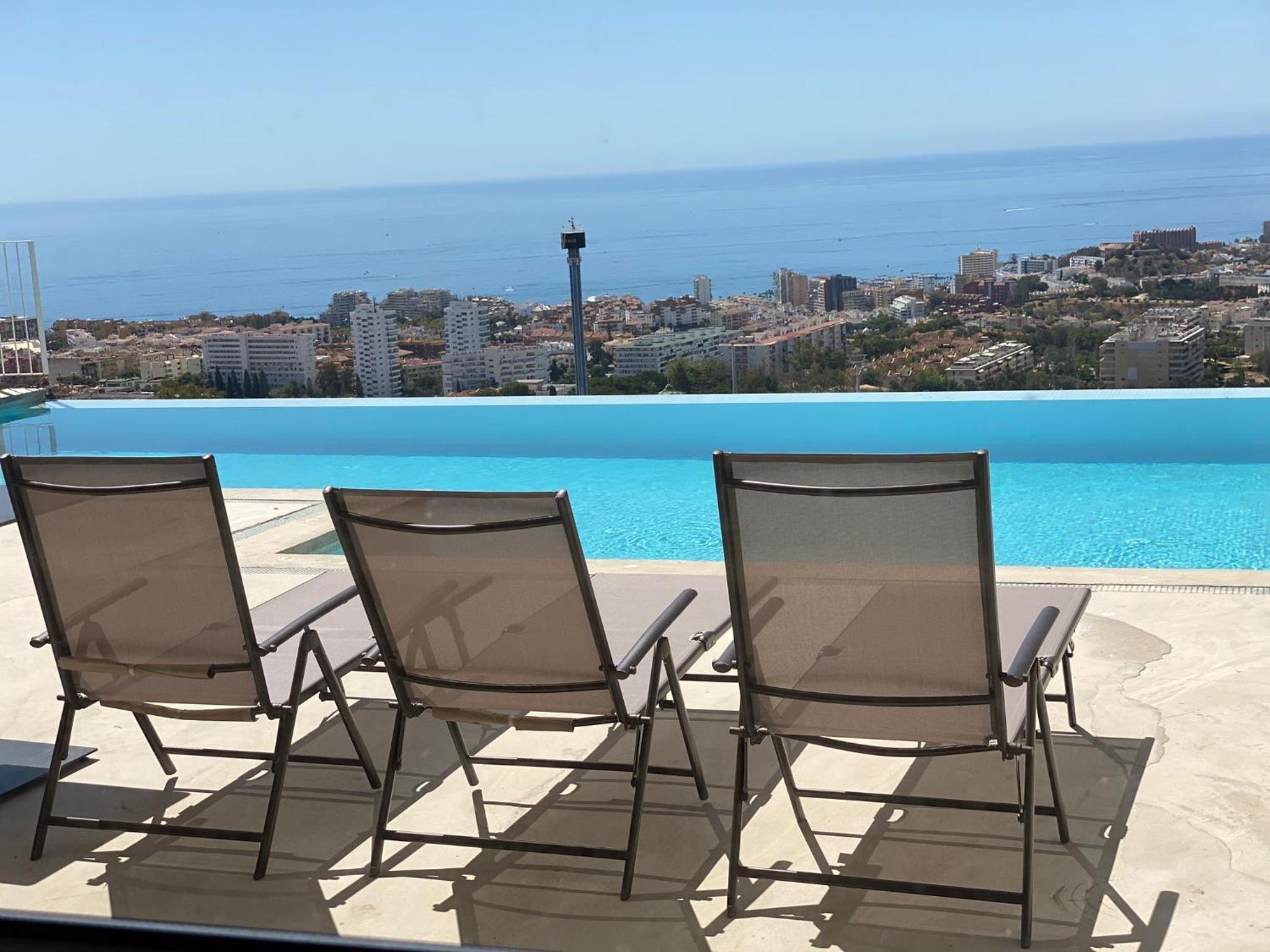 Spacious villa with great views!