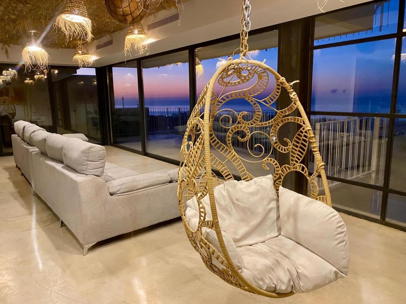 Spacious villa with great views!