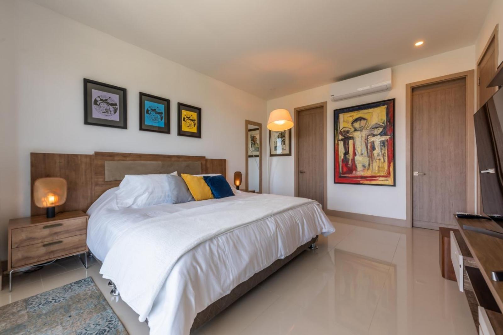 Frente al Mar, con playa y 4 piscinas en Cartagena