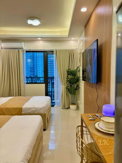 Design And Den - LK Urban Suites view 4