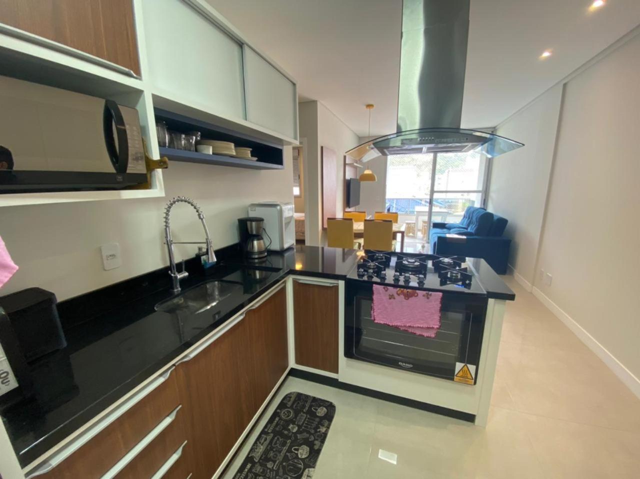 Cód 66 - Excelente apartamento á 350 do mar