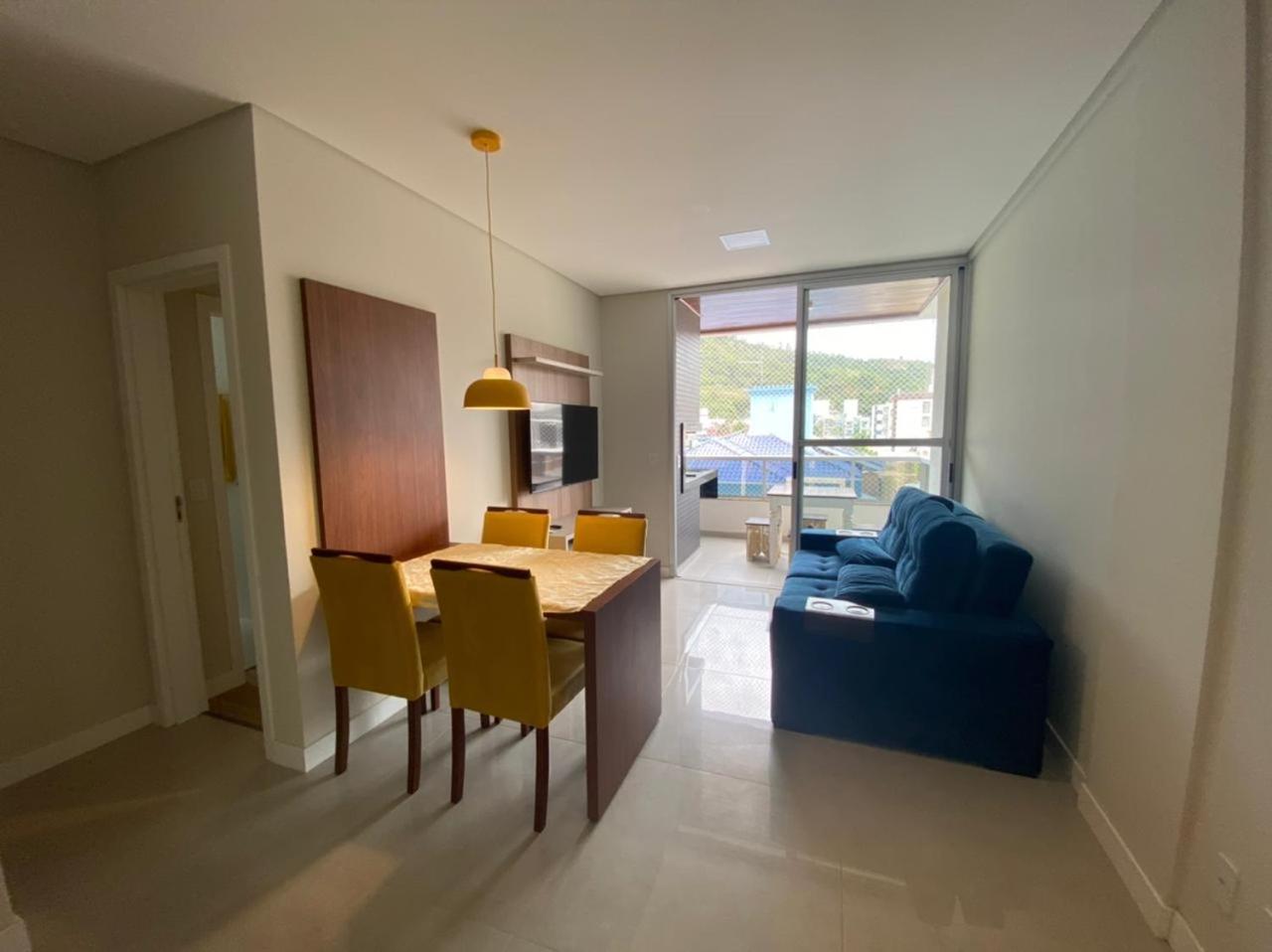 Cód 66 - Excelente apartamento á 350 do mar