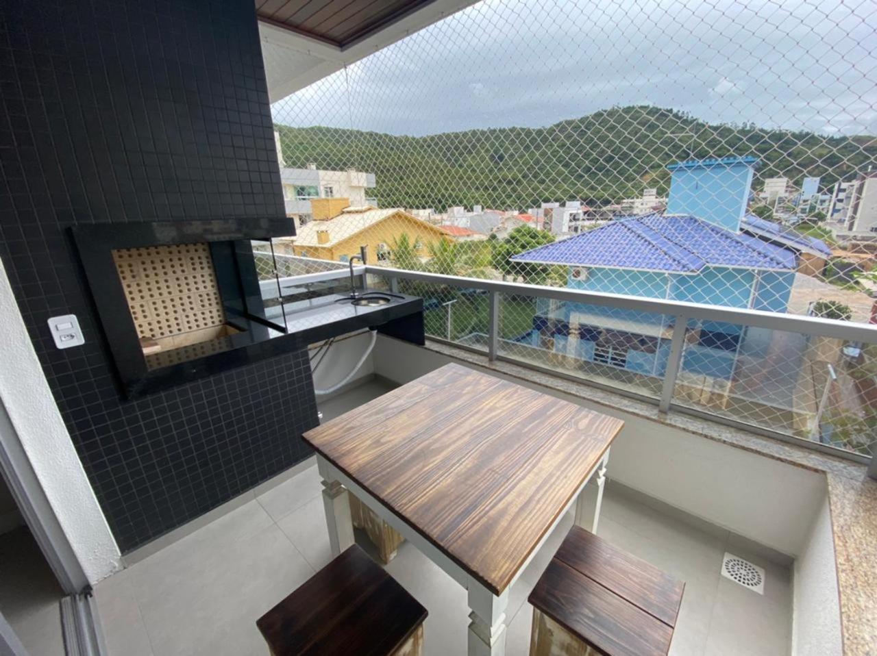 Cód 66 - Excelente apartamento á 350 do mar