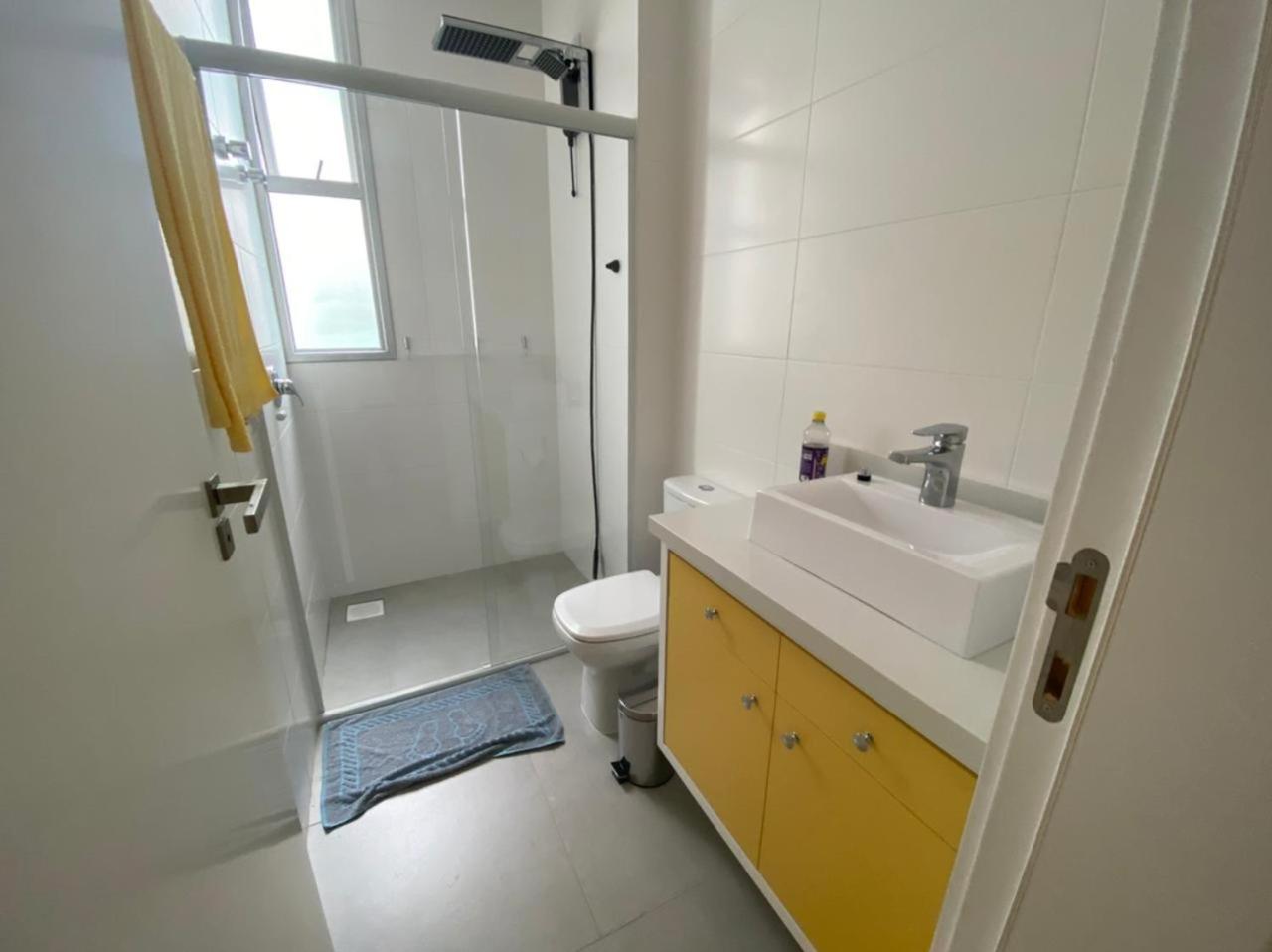 Cód 66 - Excelente apartamento á 350 do mar