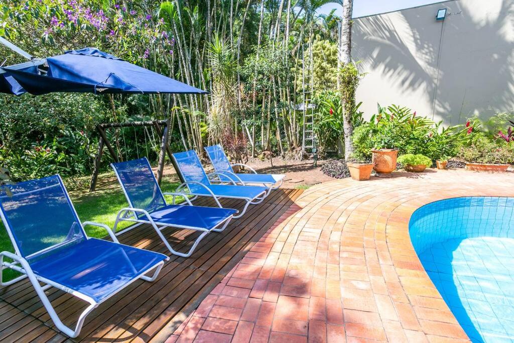 Casa maravilhosa c piscina, jardim, churrasqueira