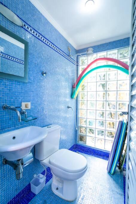 Casa maravilhosa c piscina, jardim, churrasqueira