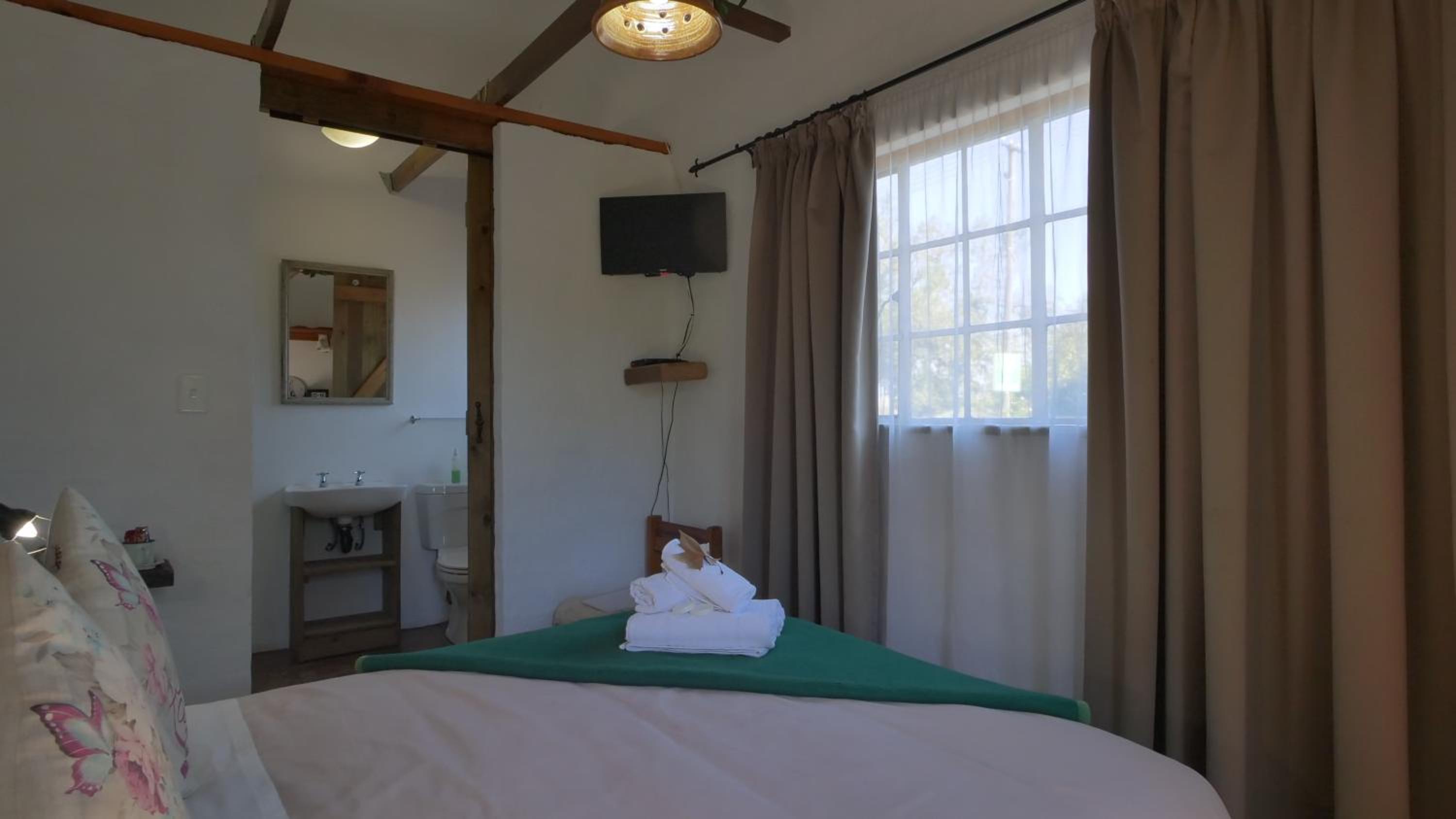 Autumn Breeze Manor Guest House