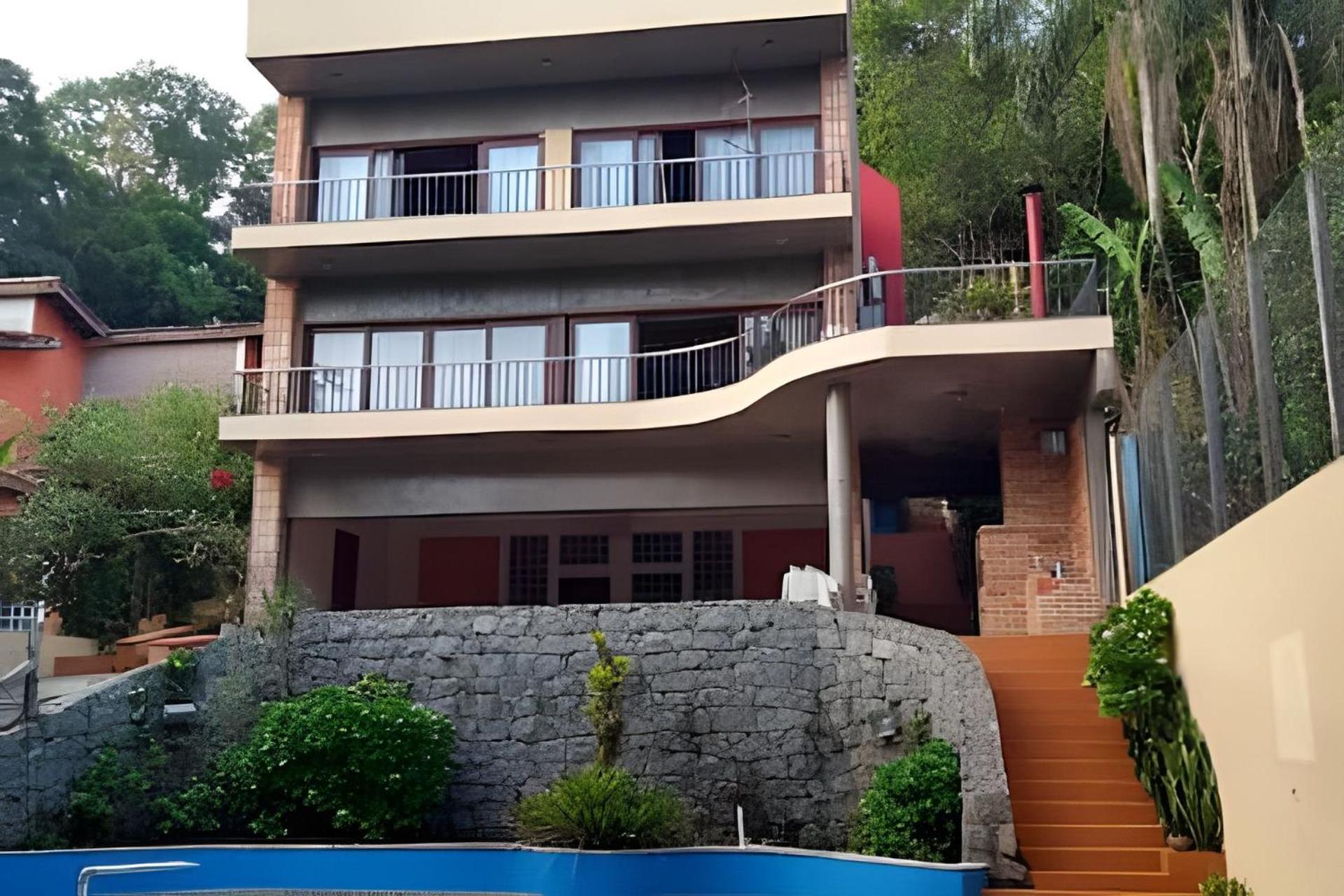Recanto com Piscina, Gourmet, Lareira e Playground