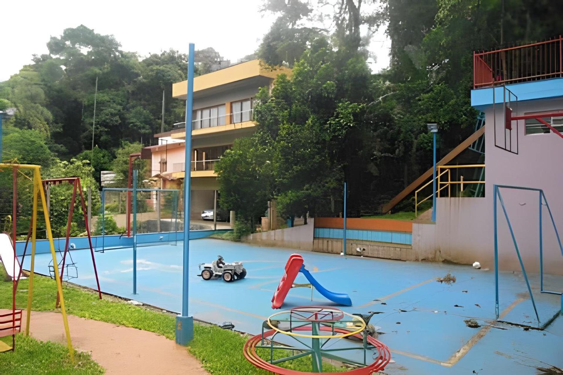 Recanto com Piscina, Gourmet, Lareira e Playground