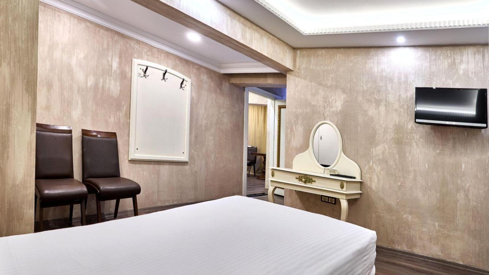 Hotel Buyuk Hamit becomes Buyuk Hamit Otel. - Image 54