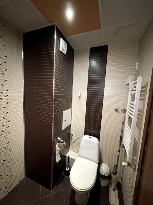 Blue Orchid Studio near airport & free parking