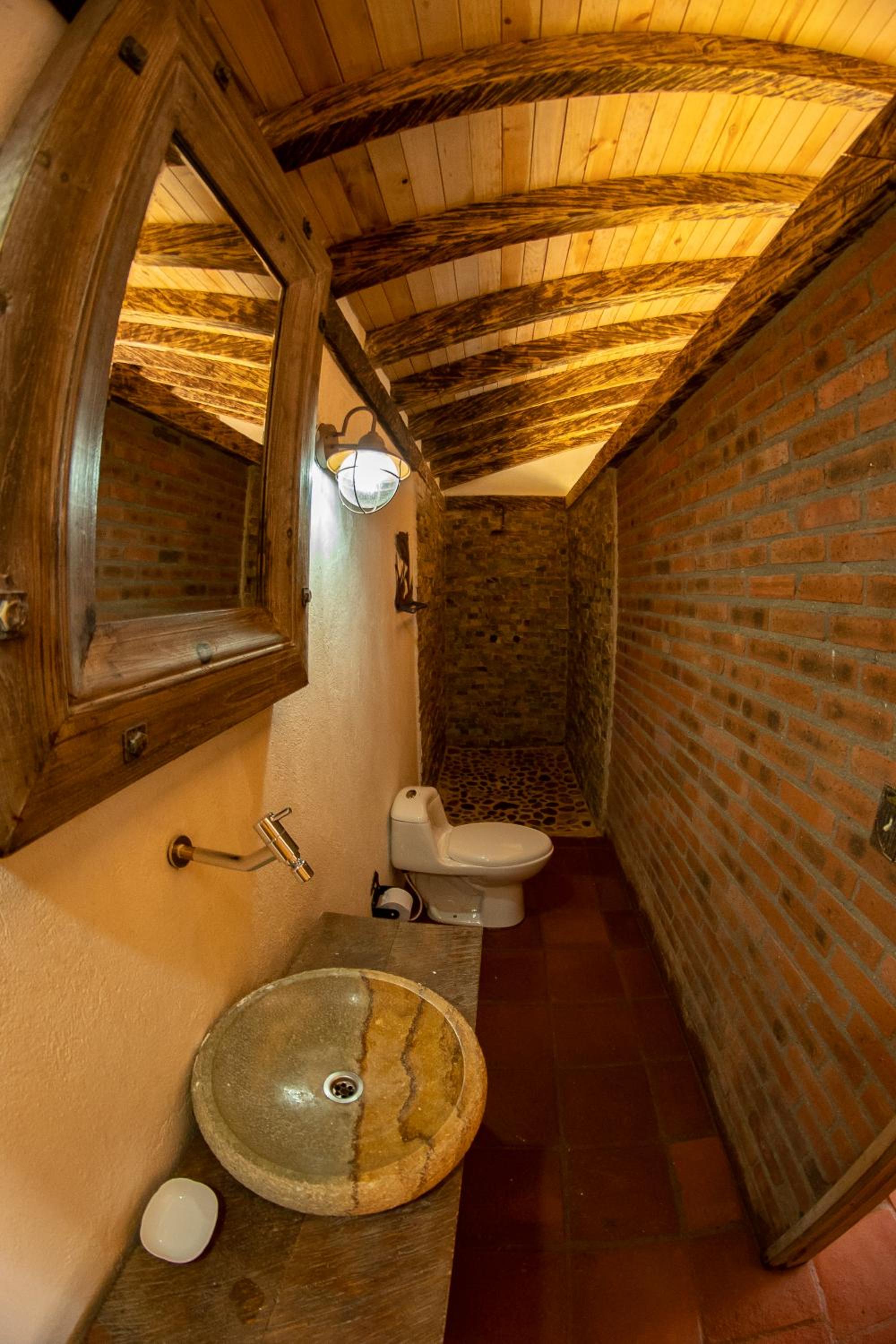 Refugio Natural - Guarne - Cabañas Ecológicas con Jacuzzi e hidromasaje