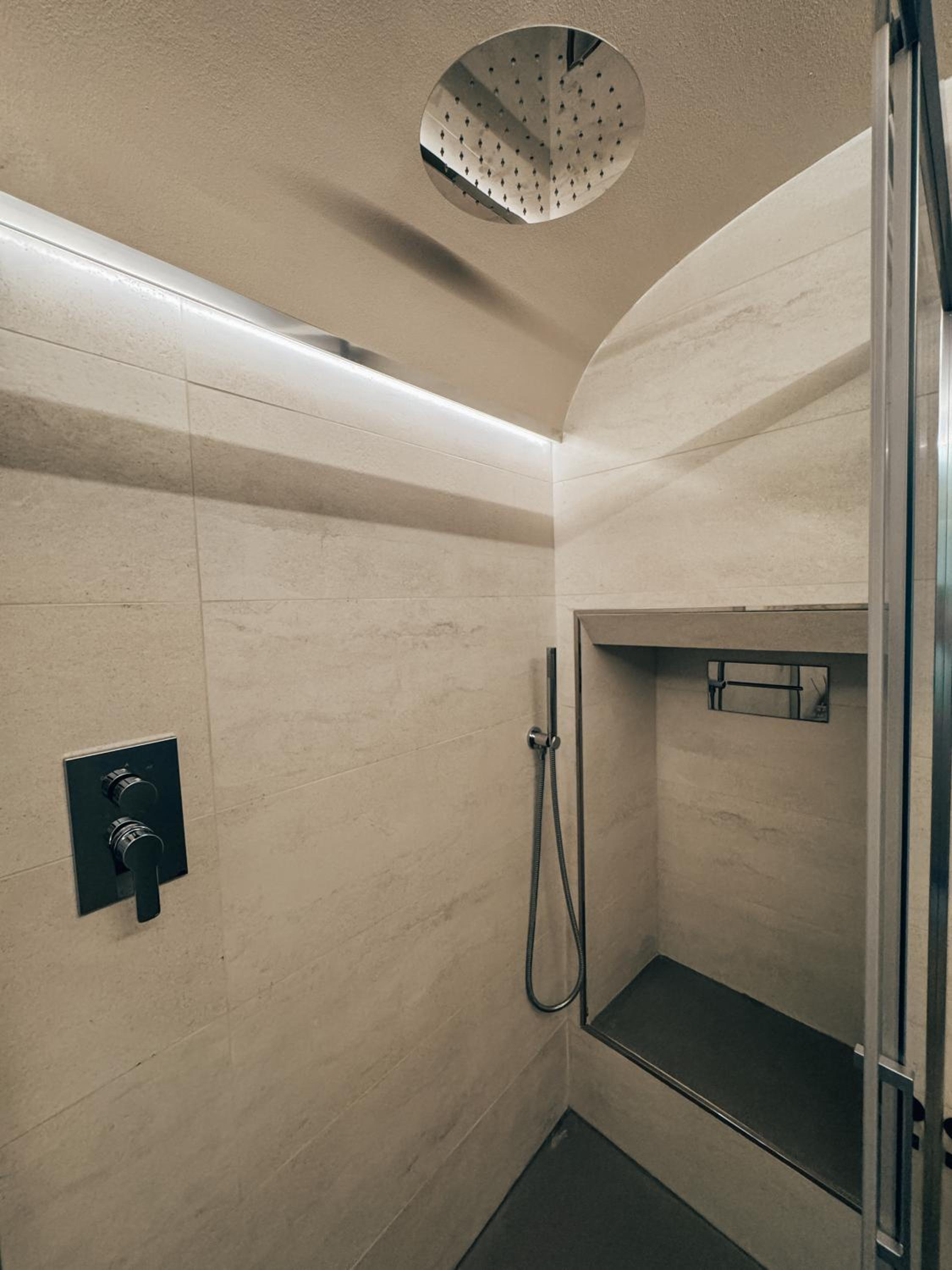 Photo 33