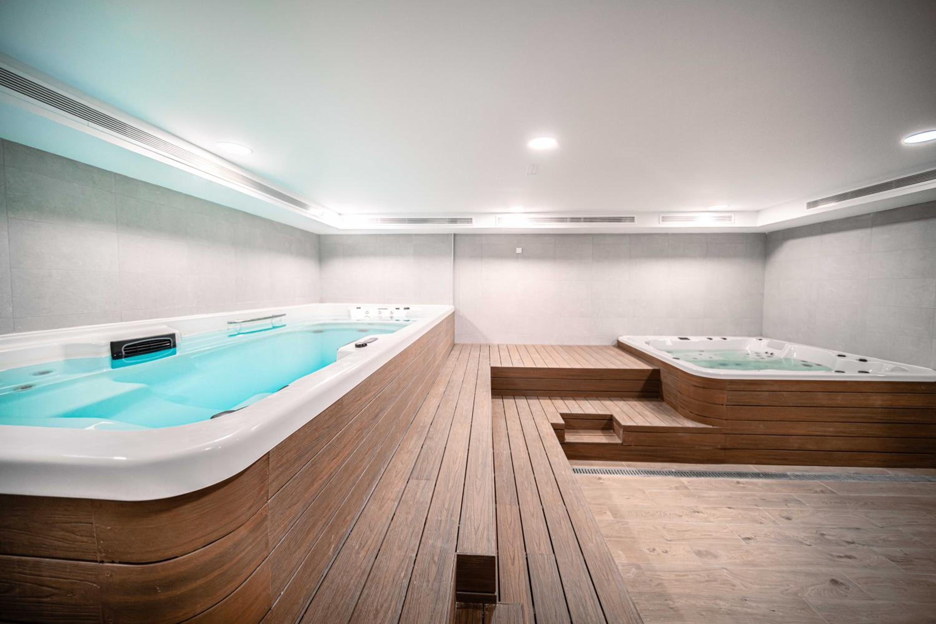 Casa Sol Luxury Rooftop Penthouse Gym Spa Pools