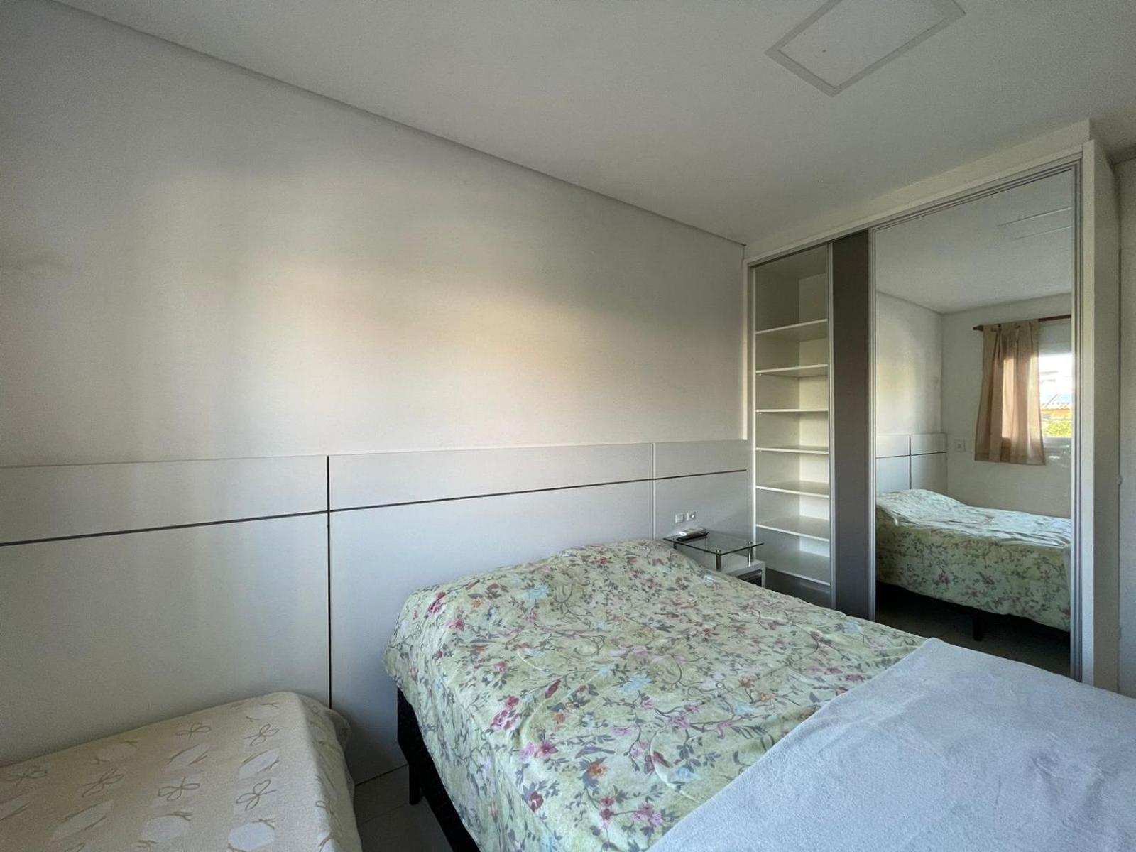 Apartamento dois quartos, condomínio Espelho Das Águas