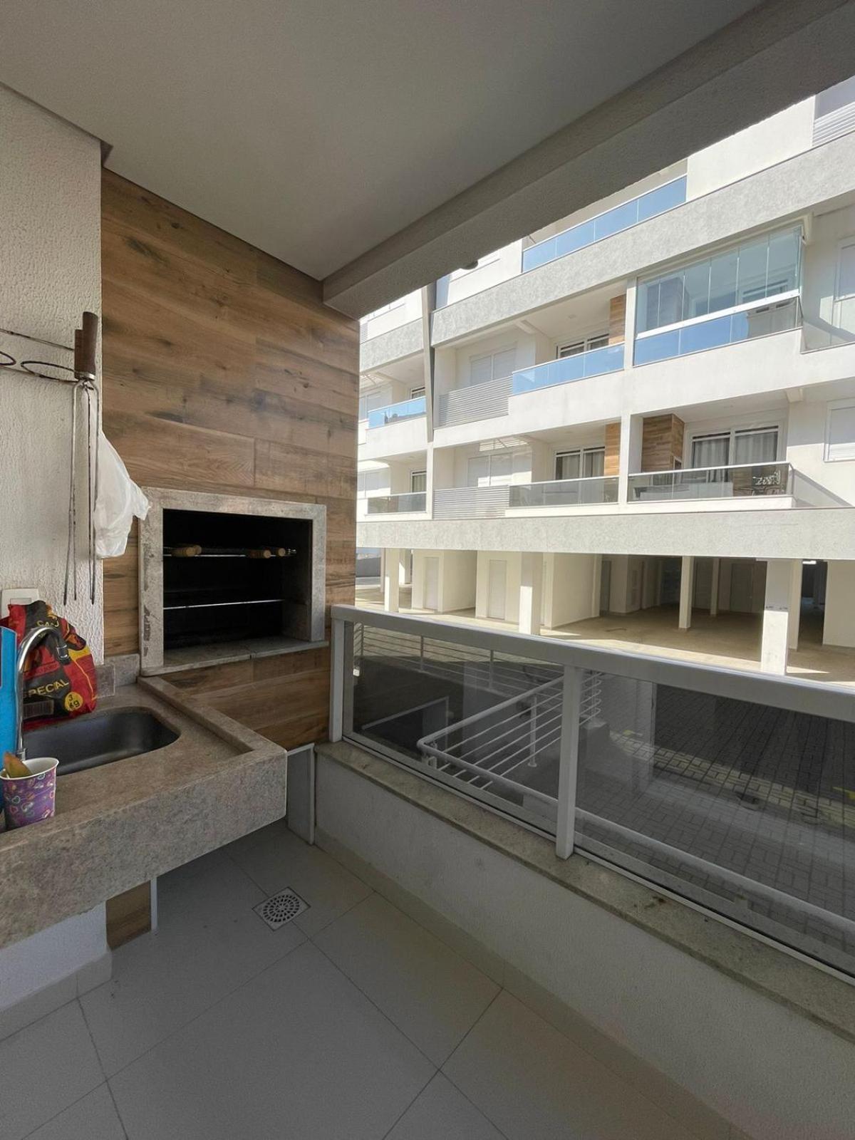 Apartamento dois quartos, condomínio Espelho Das Águas