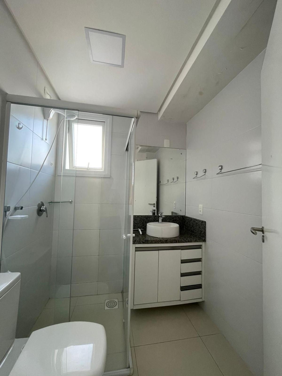 Apartamento dois quartos, condomínio Espelho Das Águas