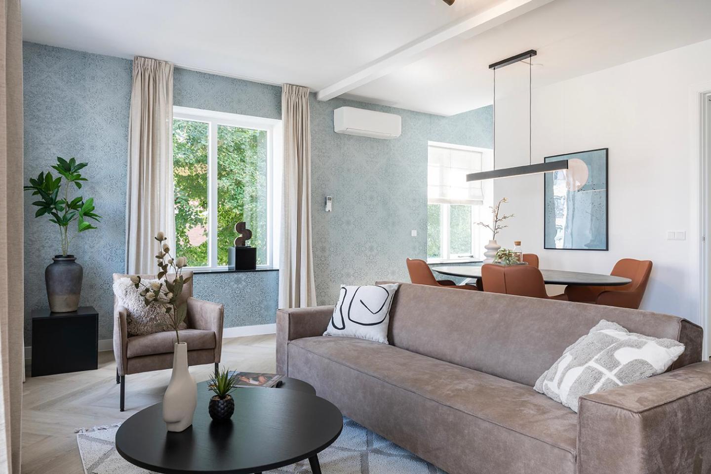 Newly Renovated XL home city center