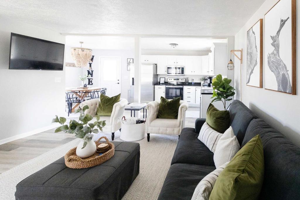Ohio Wine Country Home, sleeps 8 view 3
