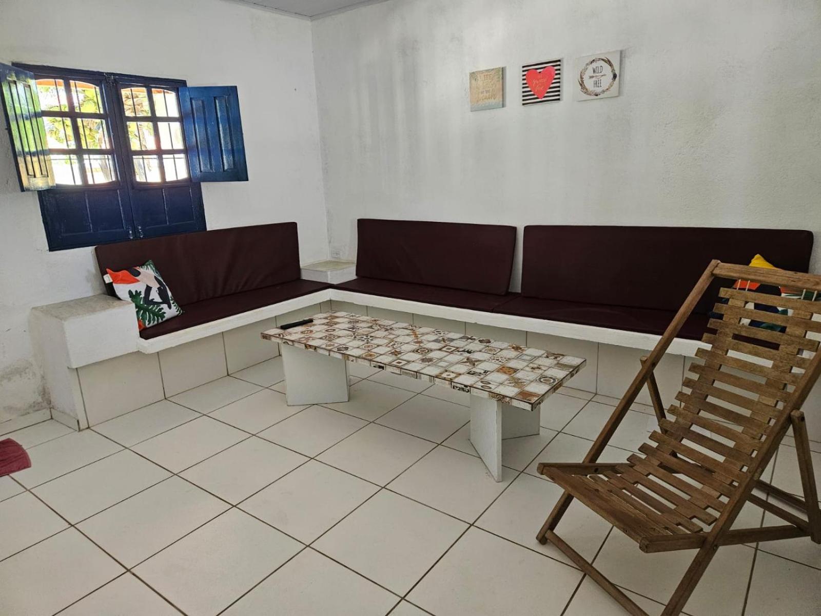 Aconchegante casa perto da praia da Enseada dos Golfinhos OBS não é Jaguaribe
