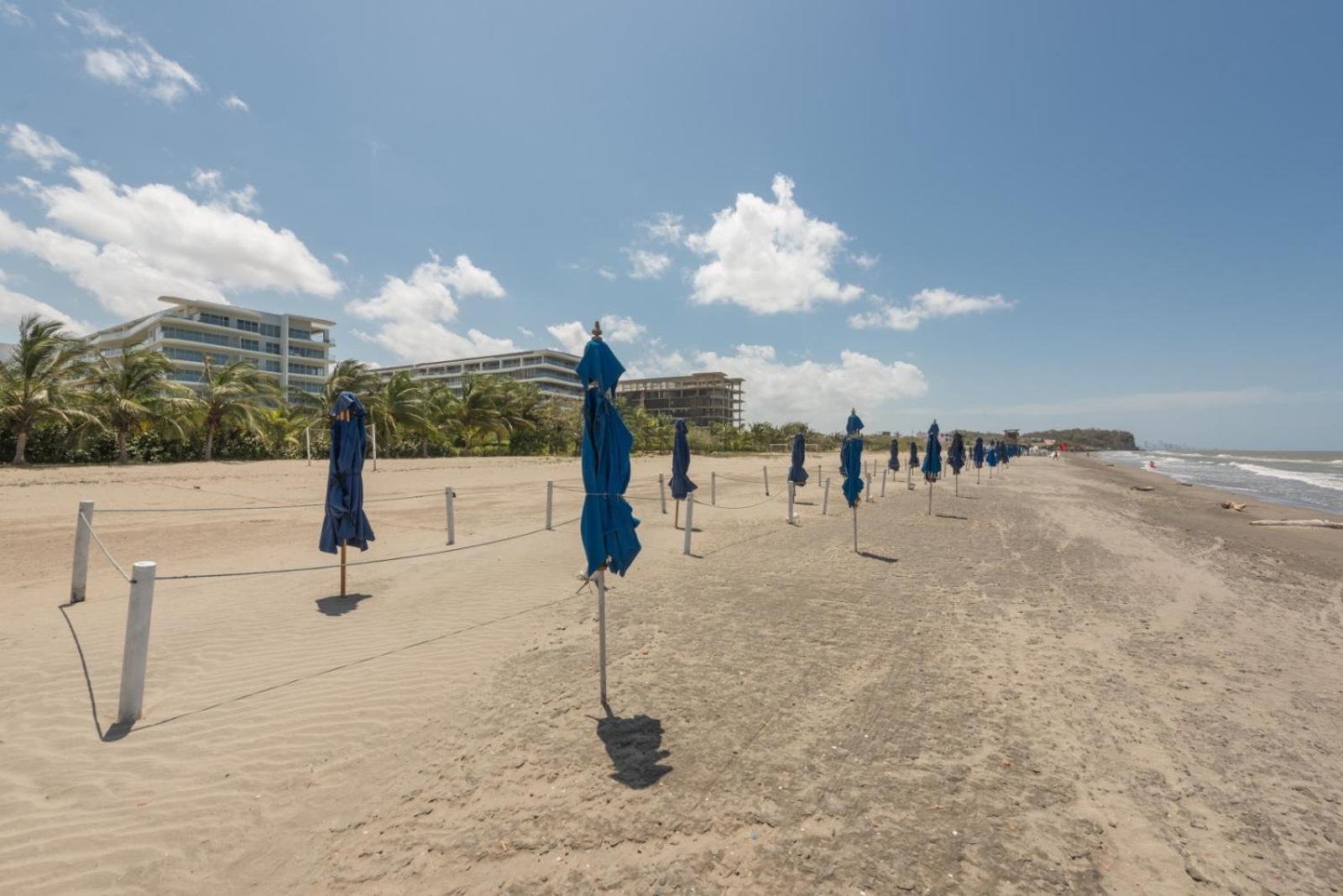 Frente al Mar, con playa y 4 piscinas en Cartagena