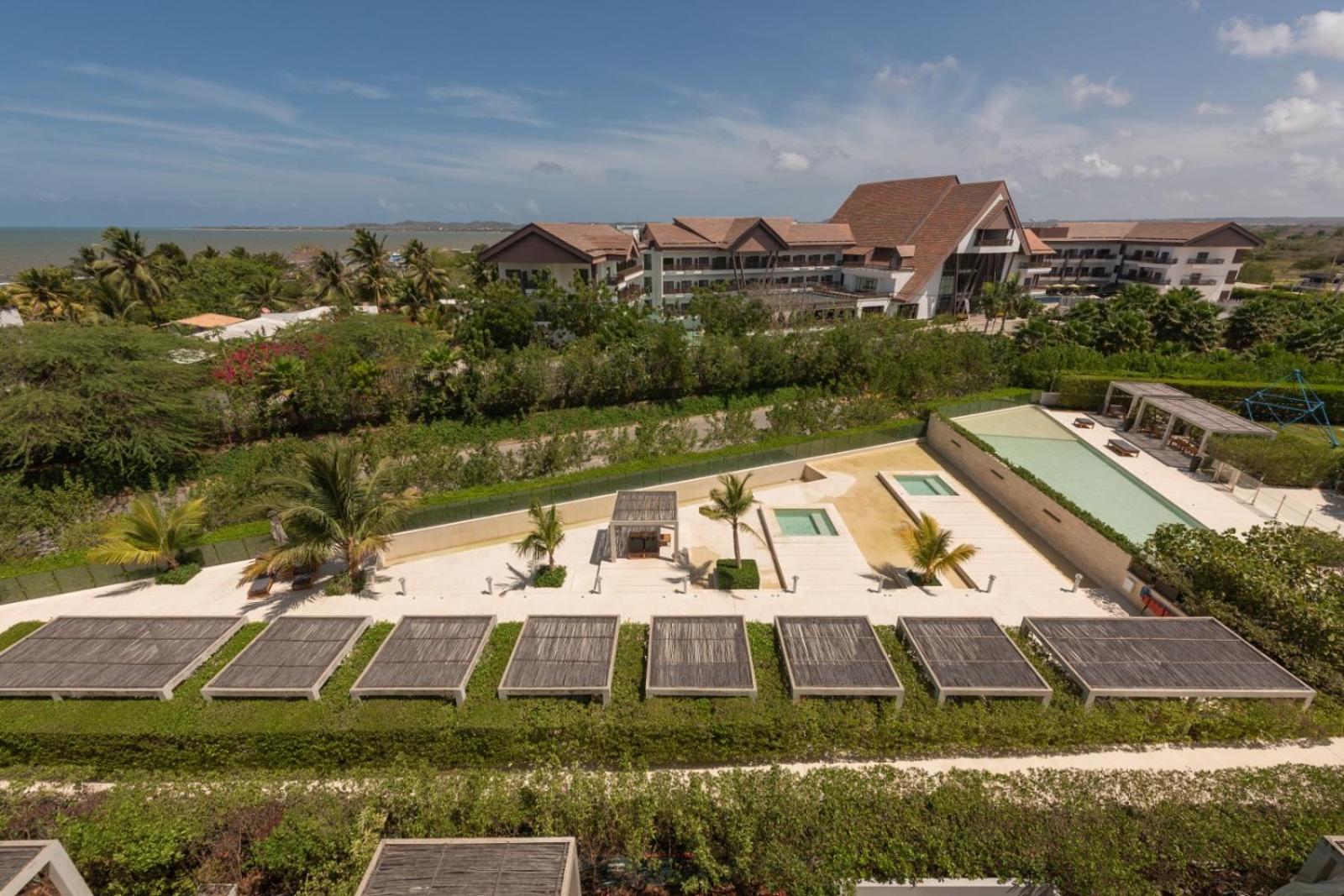 Frente al Mar, con playa y 4 piscinas en Cartagena