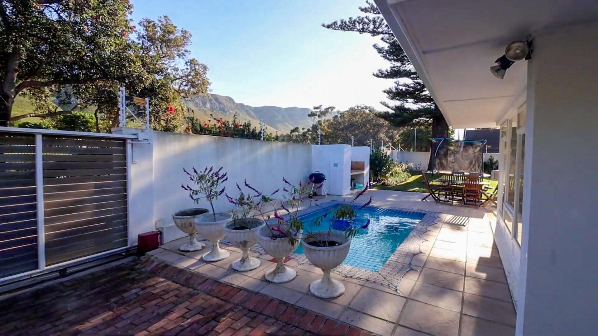 Eastcliff Family Home view 3