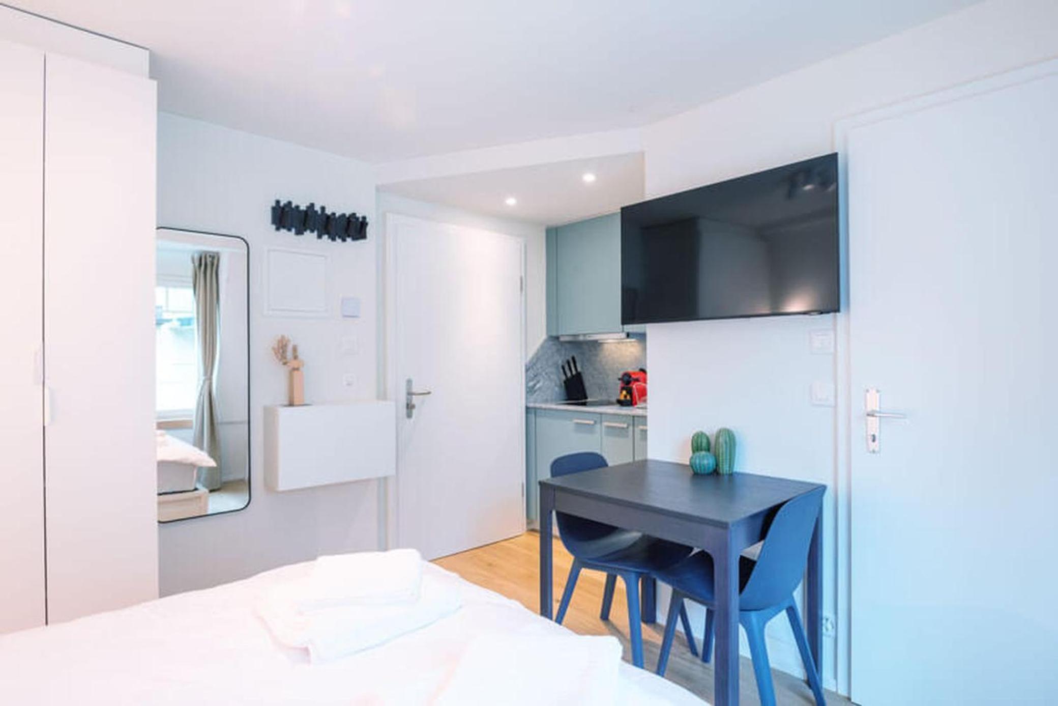 hotel room