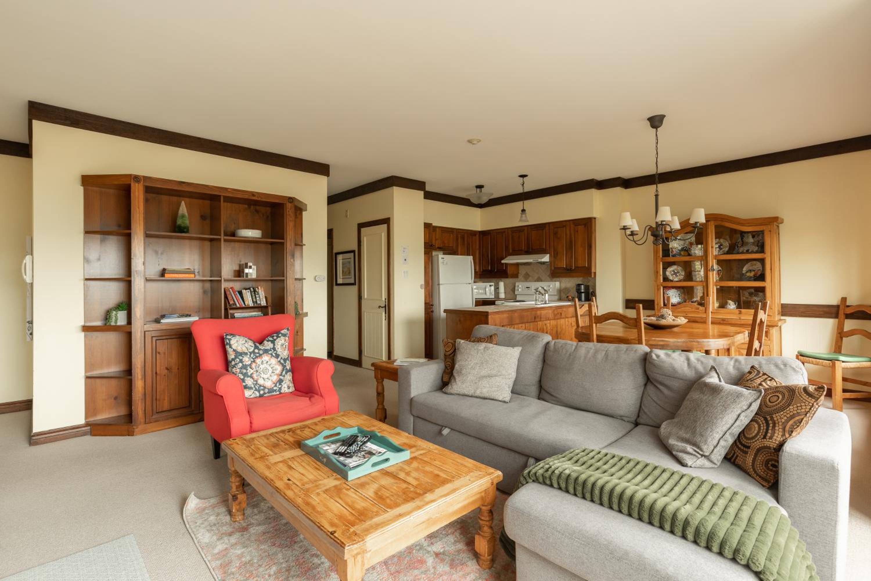 Tremblant Ski In&Out - Lake view - Wood Fireplace