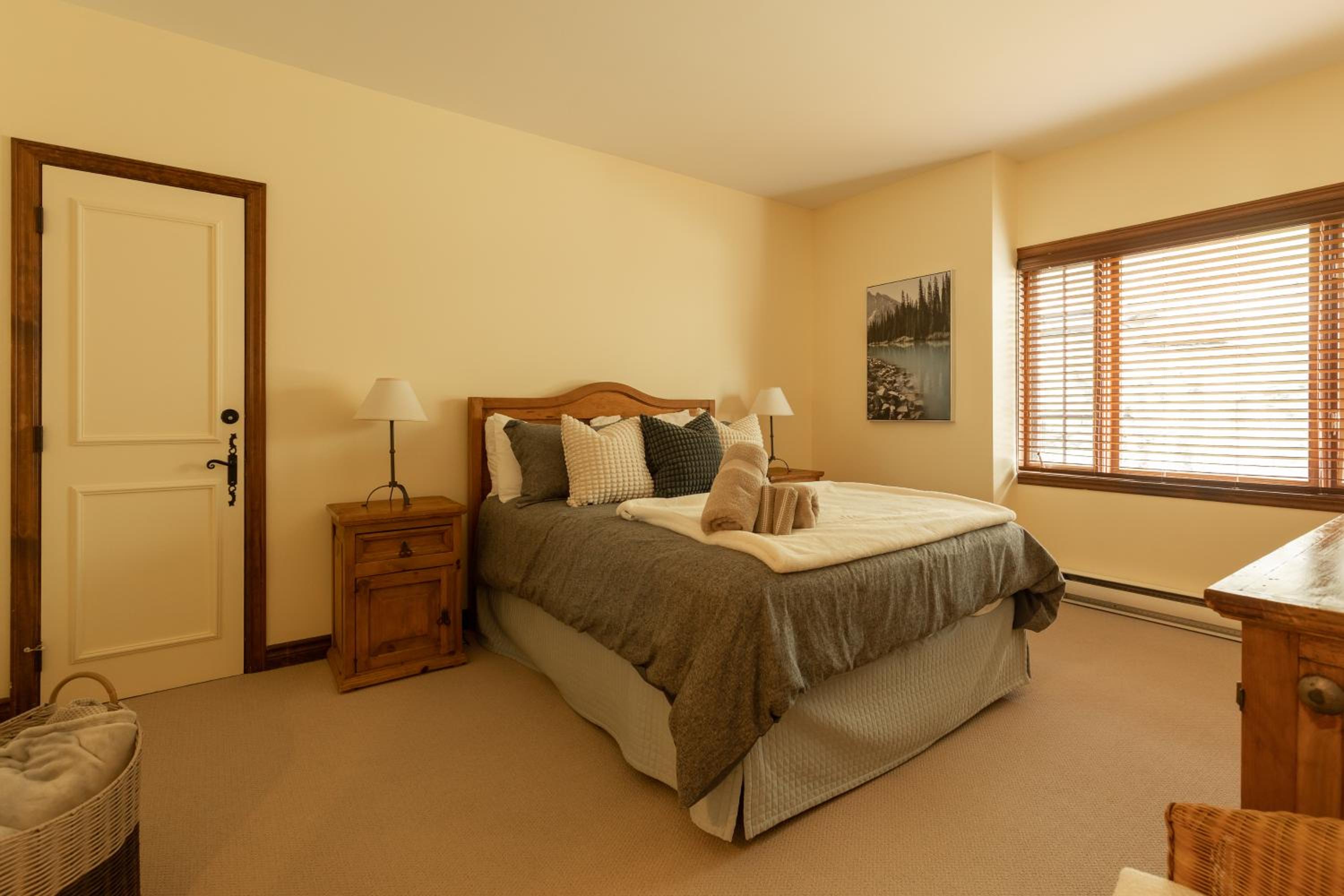 Tremblant Ski In&Out - Lake view - Wood Fireplace
