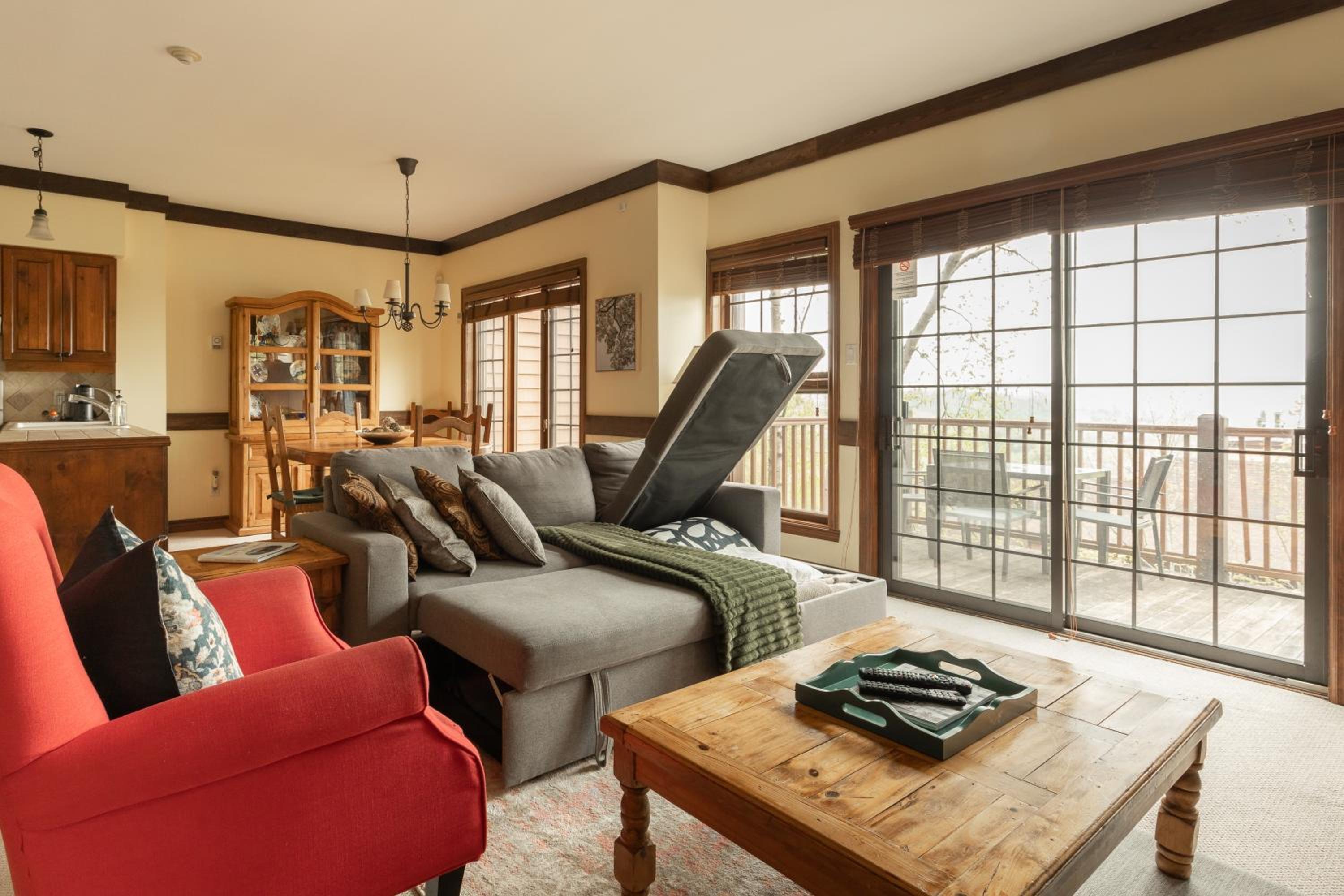 Tremblant Ski In&Out - Lake view - Wood Fireplace
