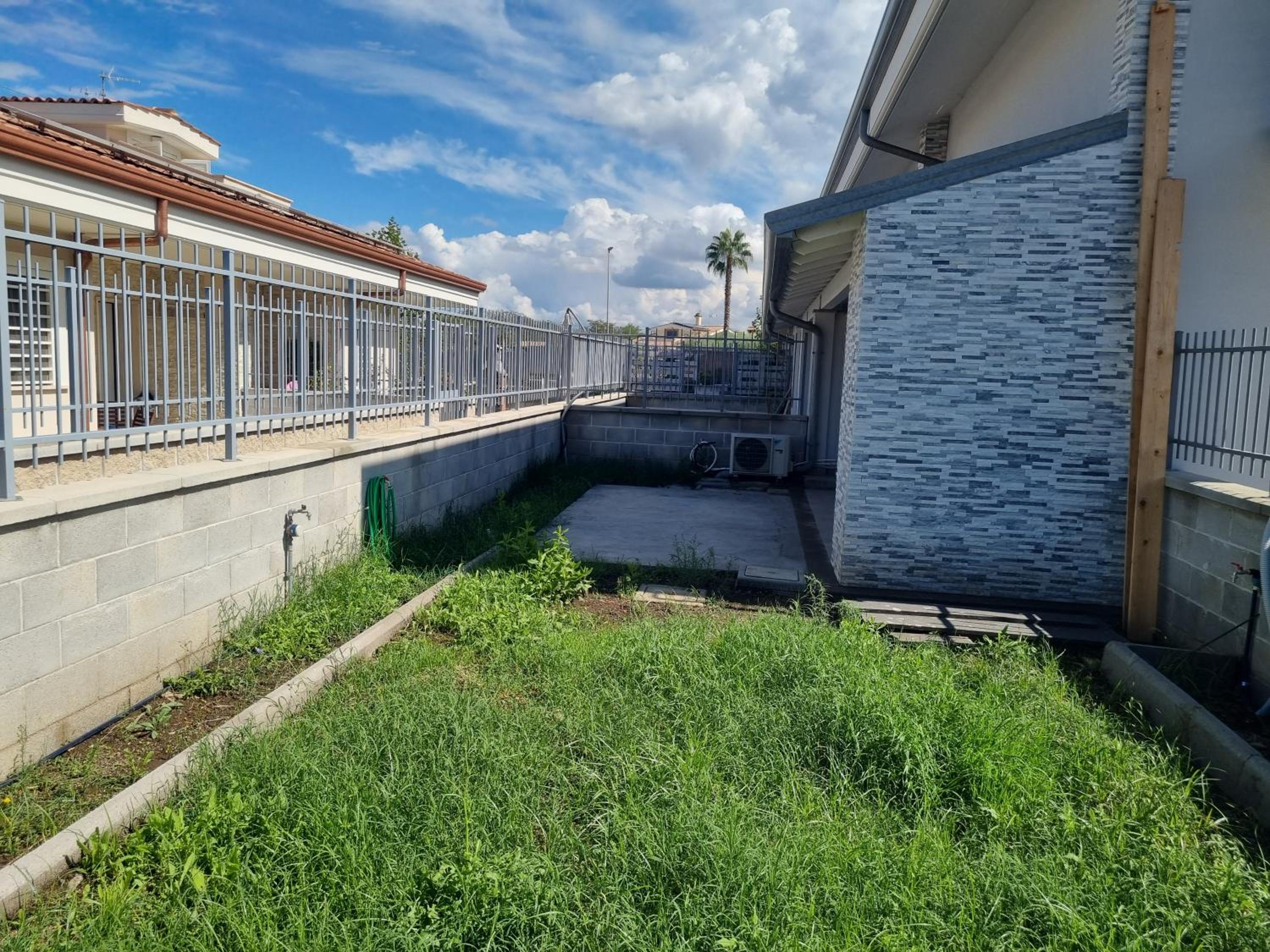 Domus Placet ROMA Multifamily Townhouse