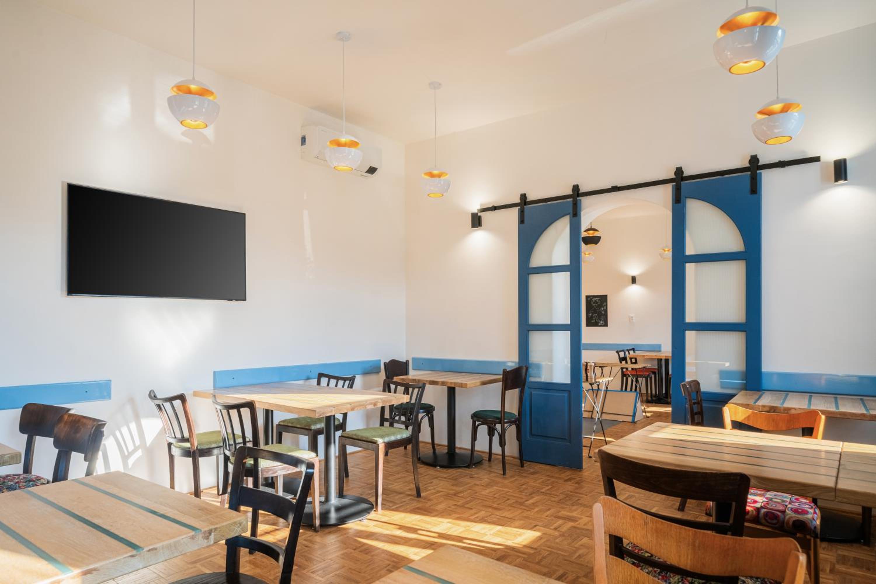 Naturální vinařství DVOREK - Penzion, Bistro & Wellness